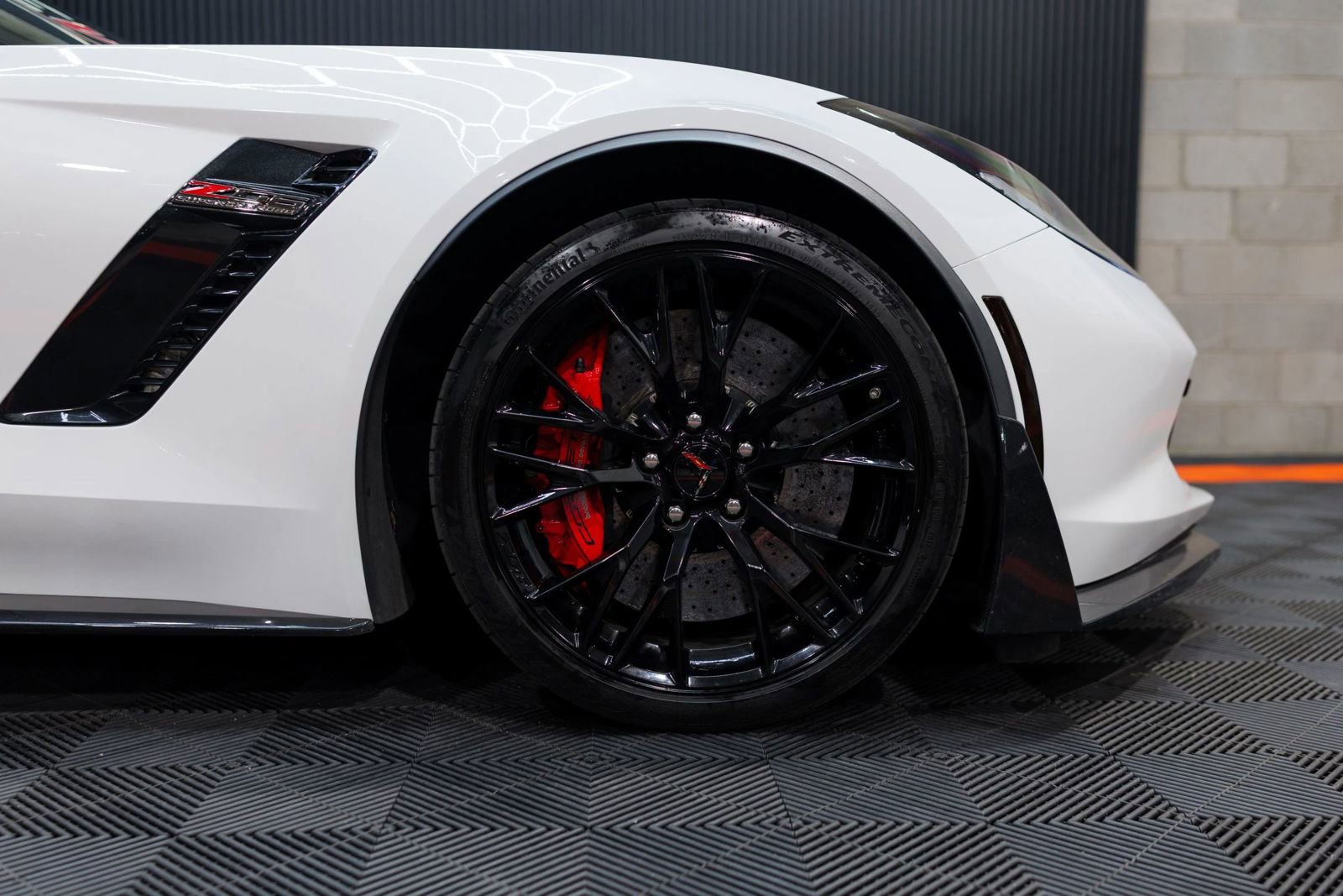 Used 2016 Chevrolet Corvette Z06 w/ Z07 Performance Package RWD image 13