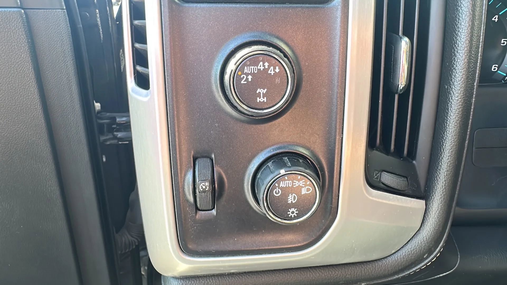 Used 2017 GMC Sierra 1500 SLE w/ SLE Value Package image 17