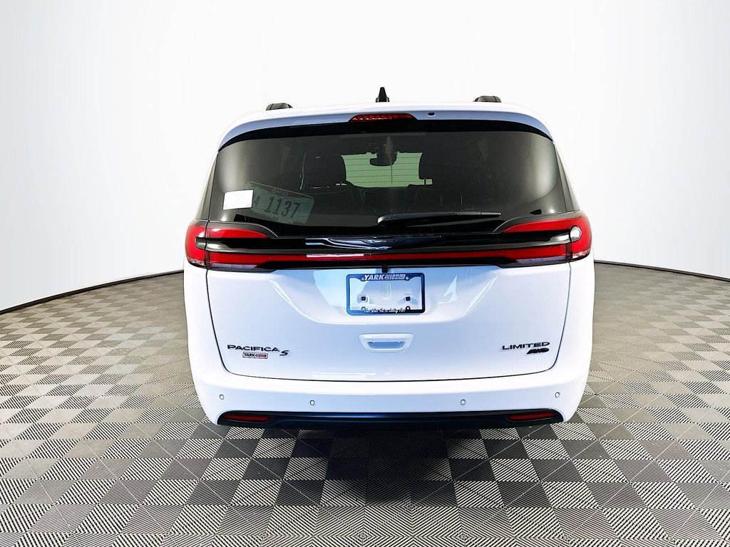 New 2026 Chrysler Pacifica Limited w/ S Appearance Package image 8