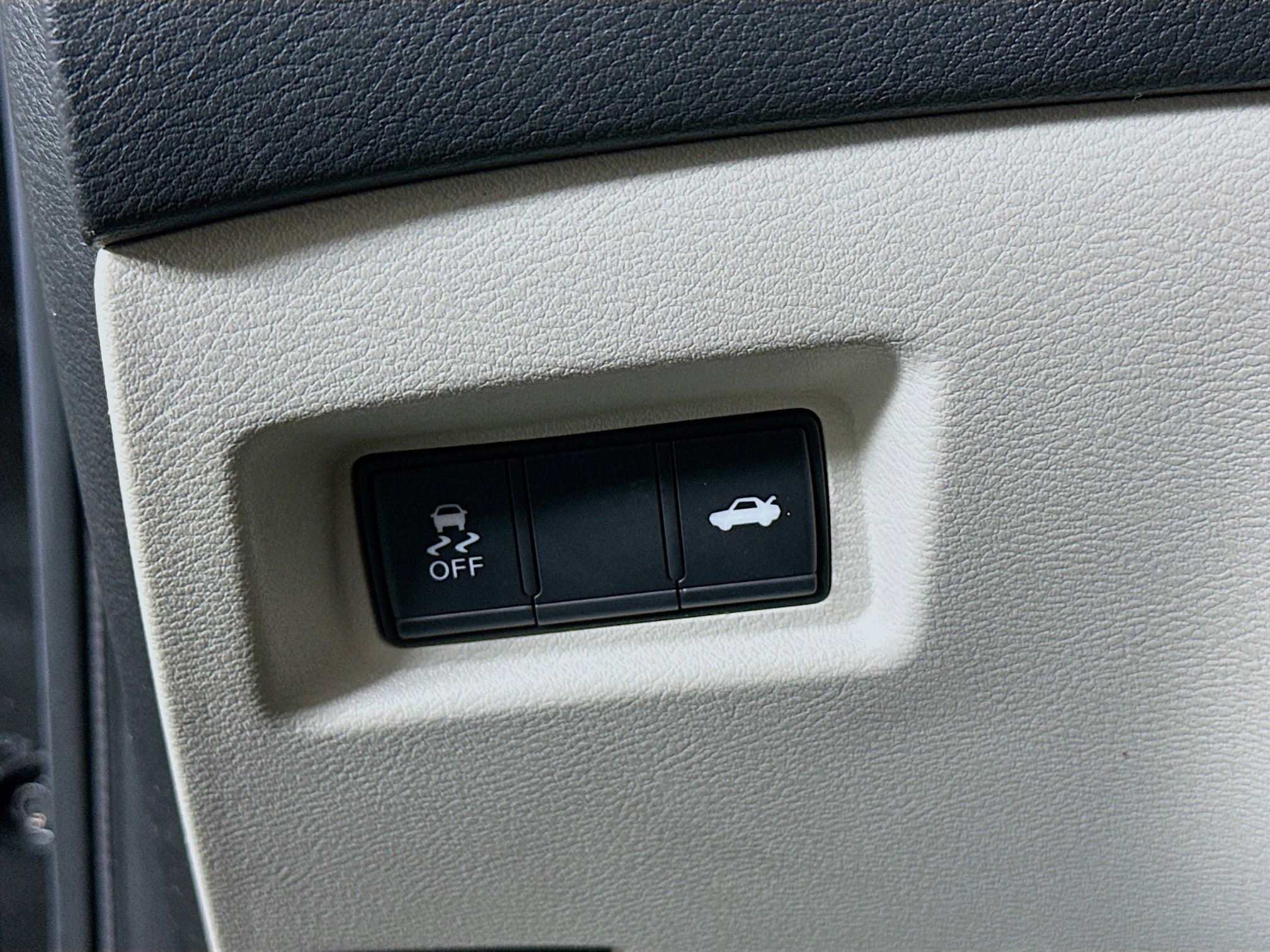 Used 2022 INFINITI Q50 Luxe w/ Cargo Package image 16