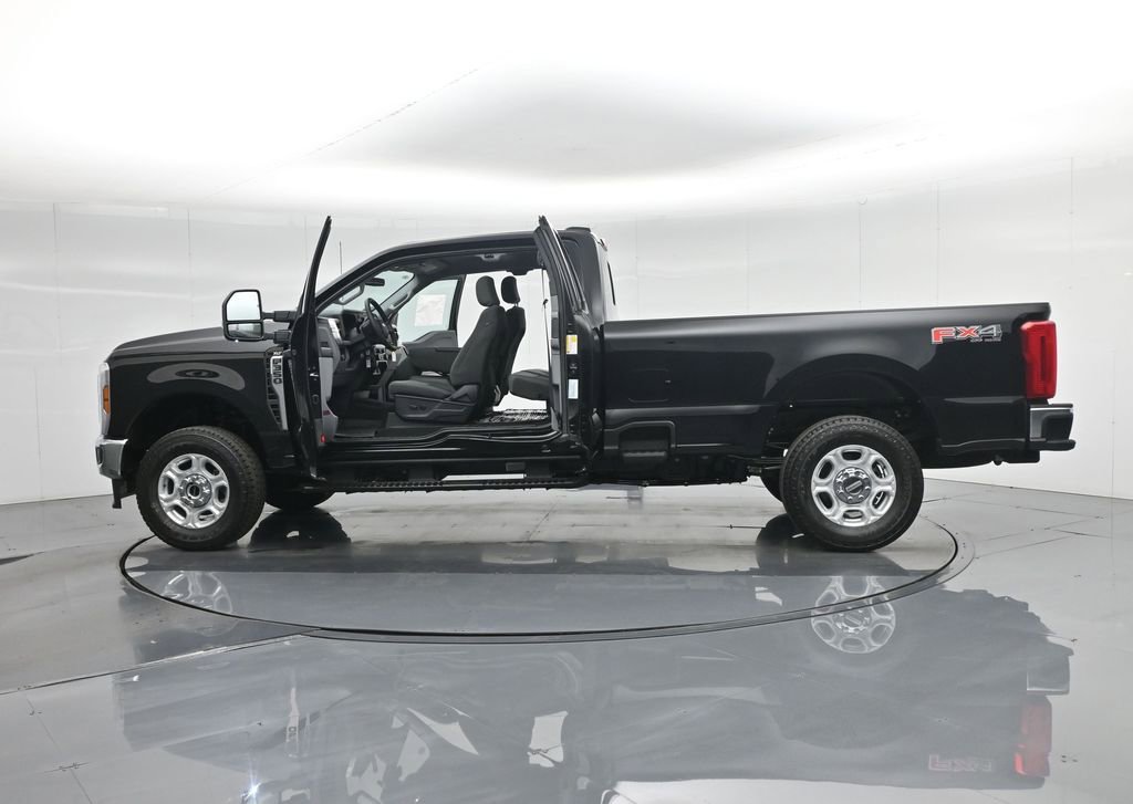 New 2026 Ford F350 XLT w/ FX4 Off-Road Package image 34