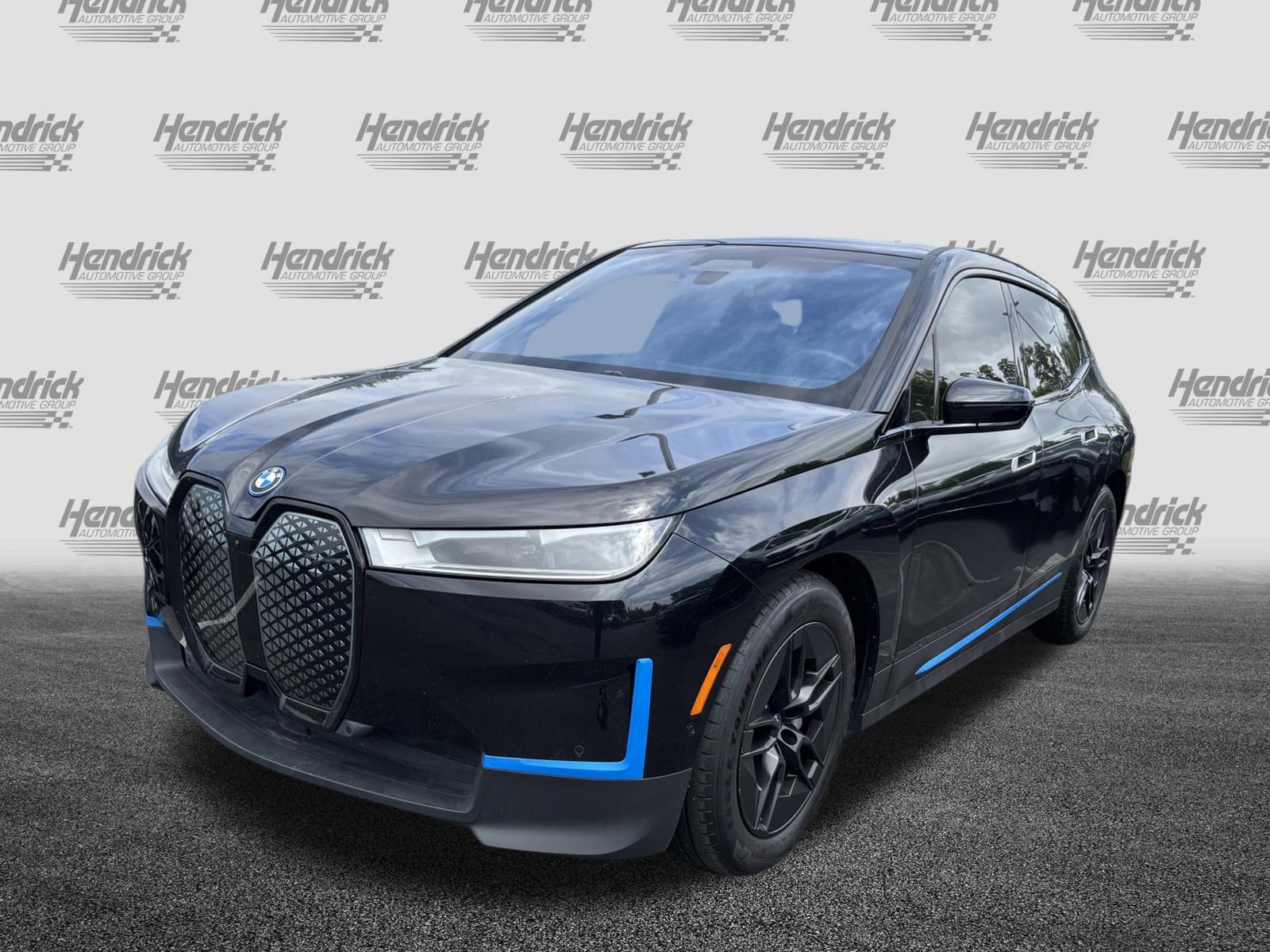 Used 2023 BMW iX xDrive50 w/ Premium Package AWD/4WD image 8