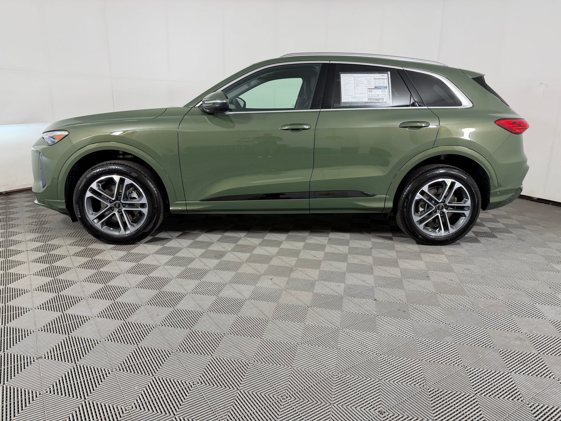 New 2026 Audi Q5 Premium AWD/4WD image 2