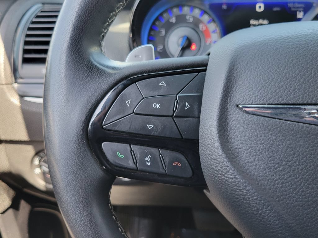 Used 2023 Chrysler 300 S w/ Comfort Group RWD image 5