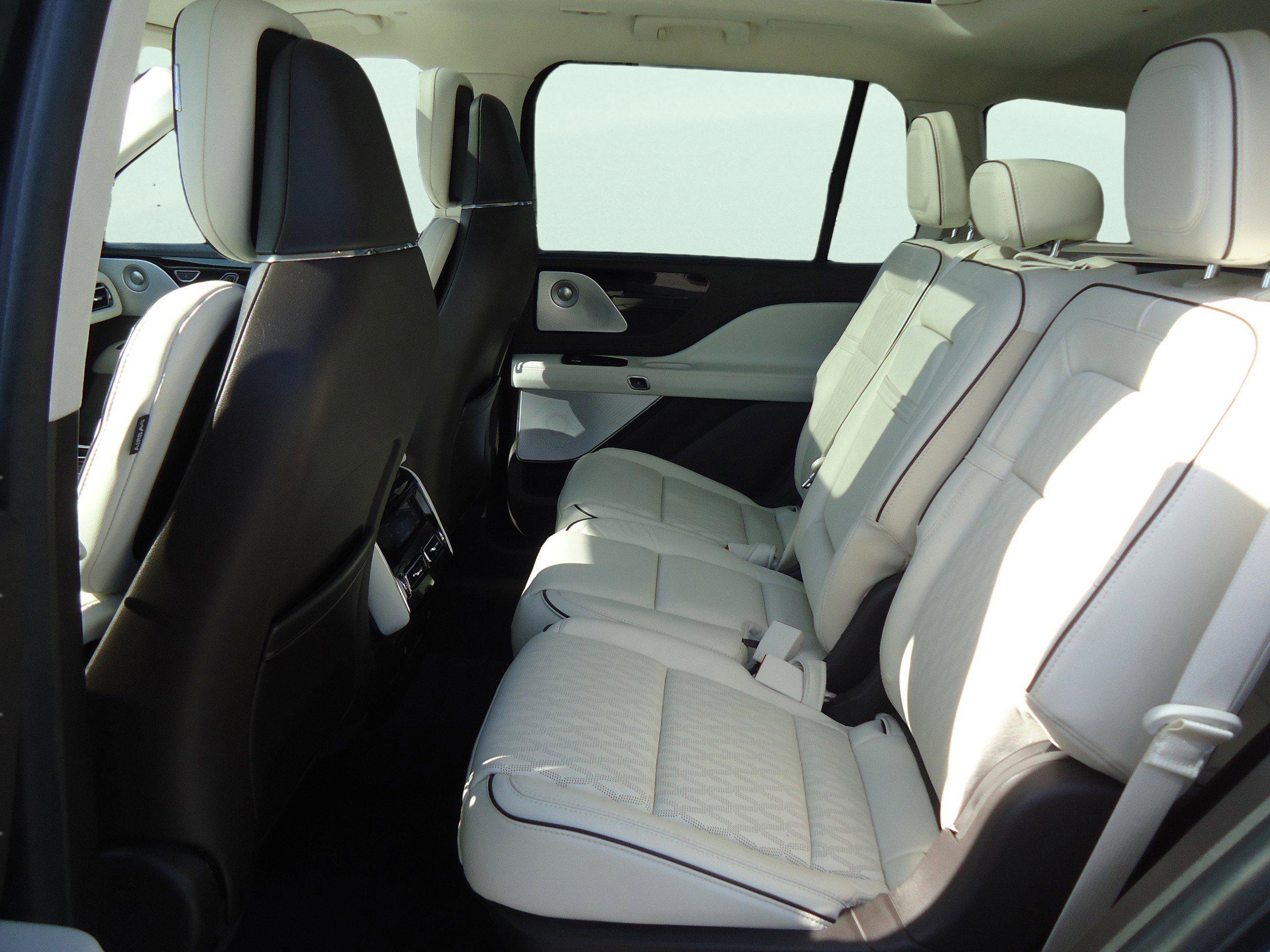 Used 2023 Lincoln Aviator Black Label w/ Dynamic Handling Package AWD/4WD image 31
