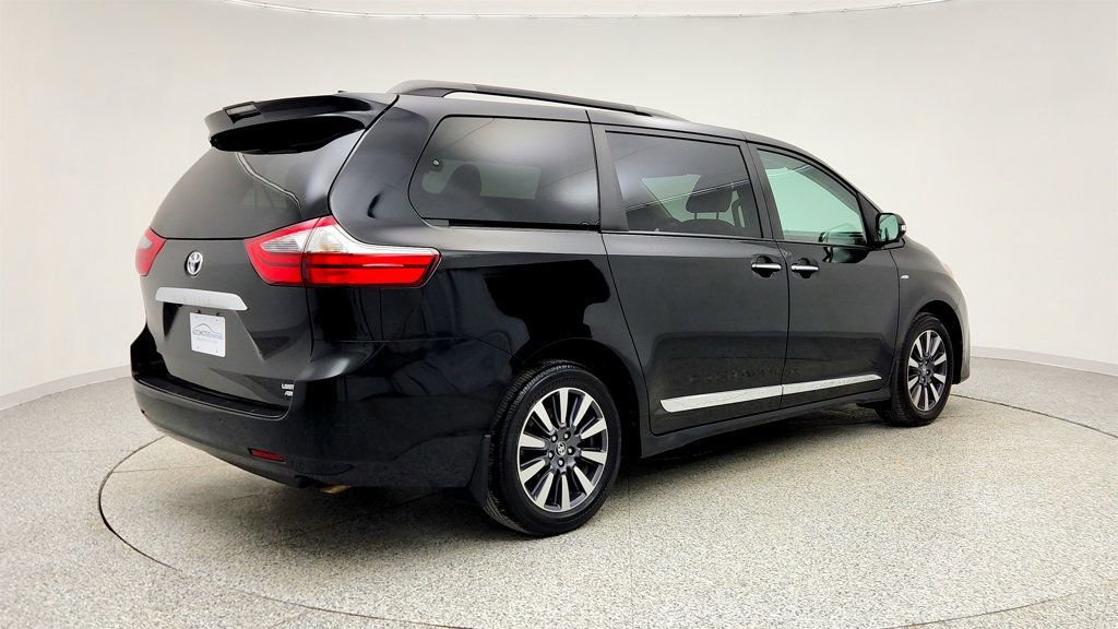 Used 2020 Toyota Sienna Limited Premium image 5