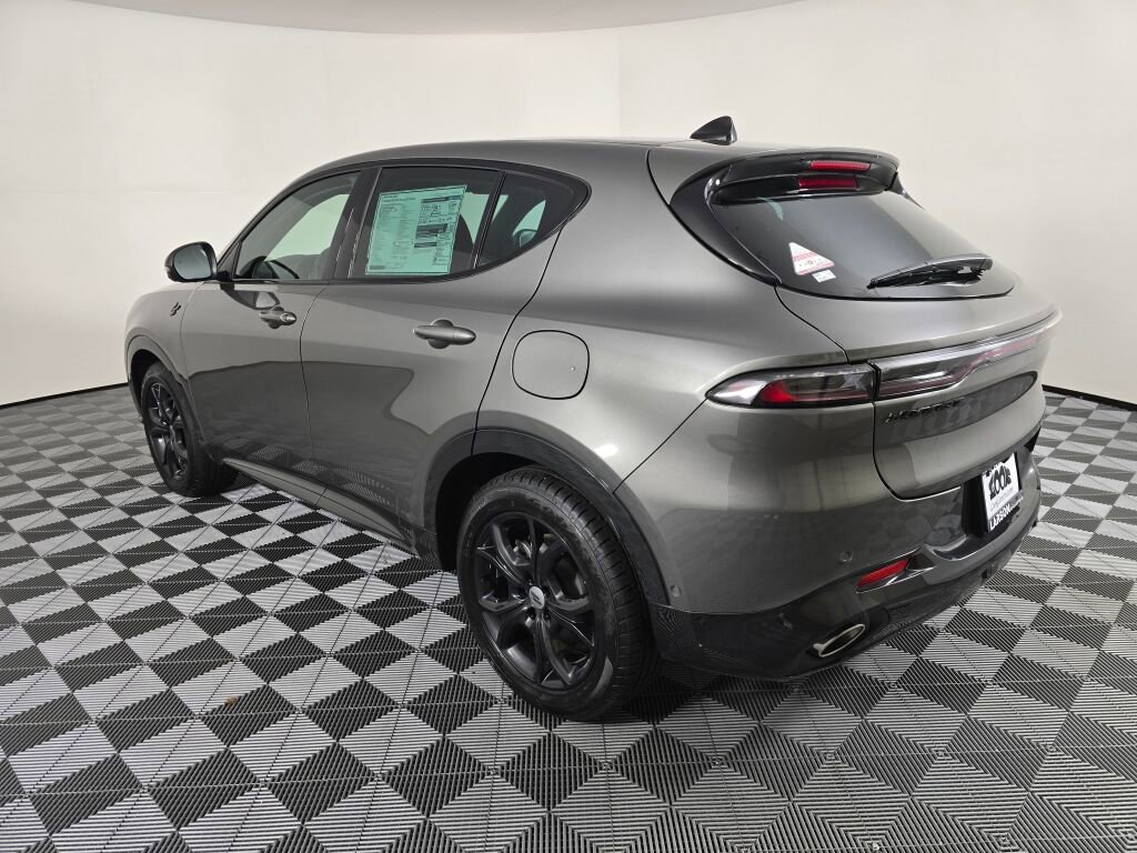 New 2024 Dodge Hornet R/T Plus w/ Tech Pack Plus w/o Parking image 6