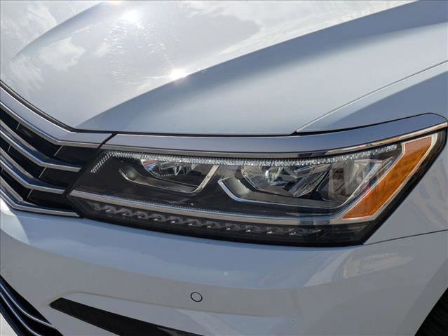 Used 2019 Volkswagen Passat 2.0T SE R-Line image 9
