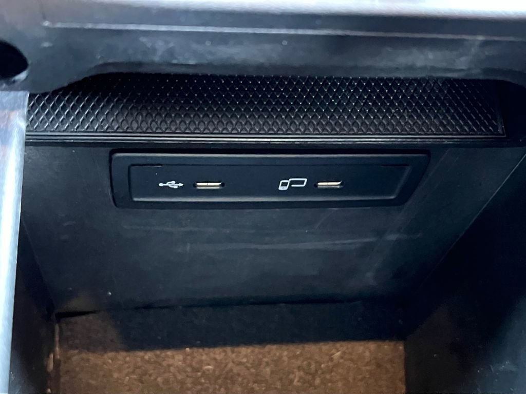 Used 2022 Mercedes-Benz GLC 300 4MATIC image 22