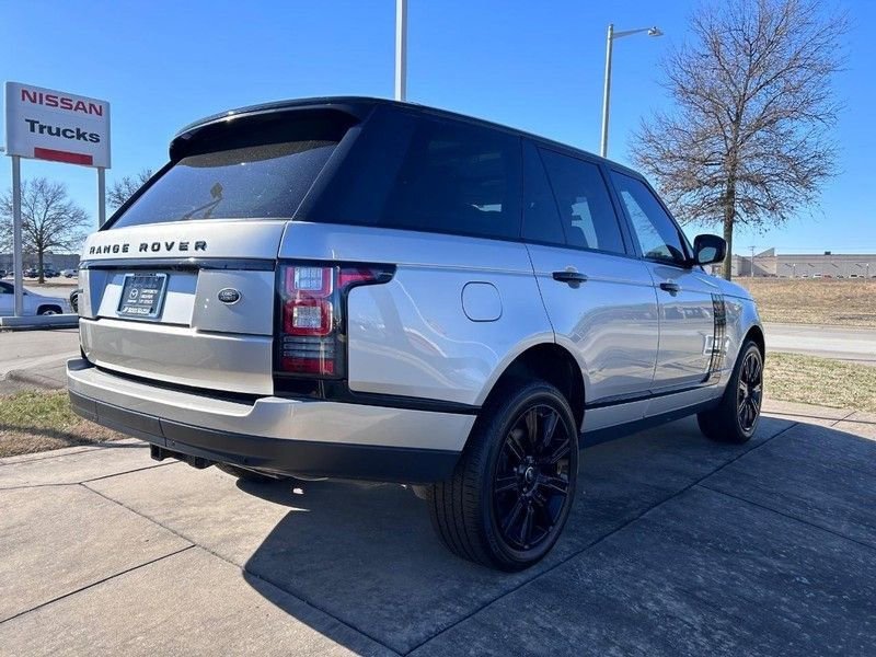 Used 2017 Land Rover Range Rover HSE image 4