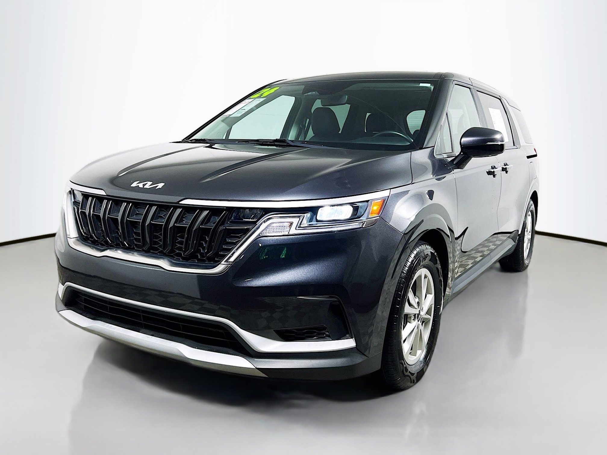 Used 2024 Kia Carnival LX image 10