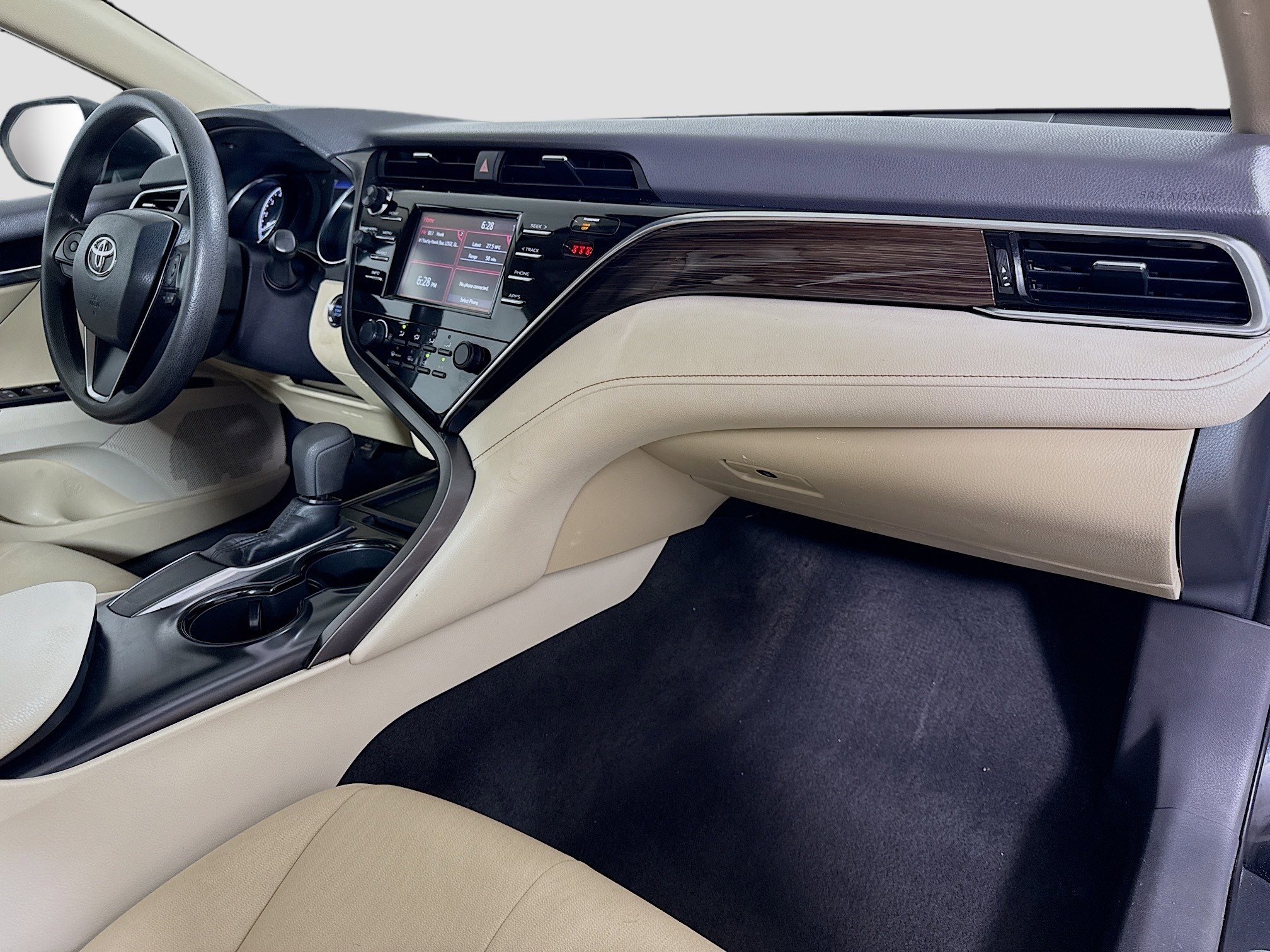 Used 2018 Toyota Camry LE w/ Convenience Package FWD image 30