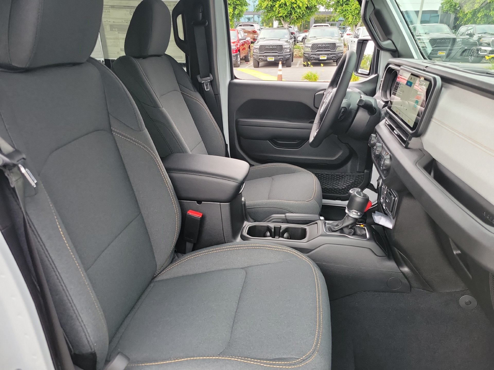 New 2026 Jeep Gladiator Sport AWD/4WD image 17