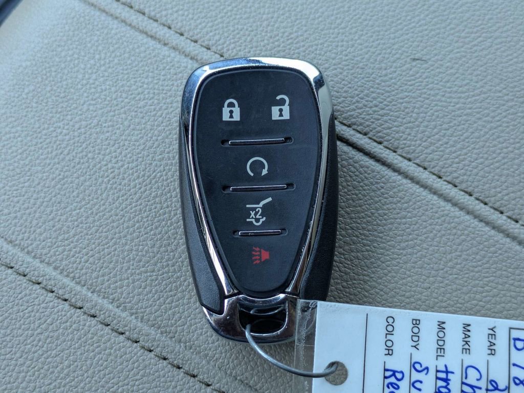 Used 2022 Chevrolet Traverse LT FWD image 35