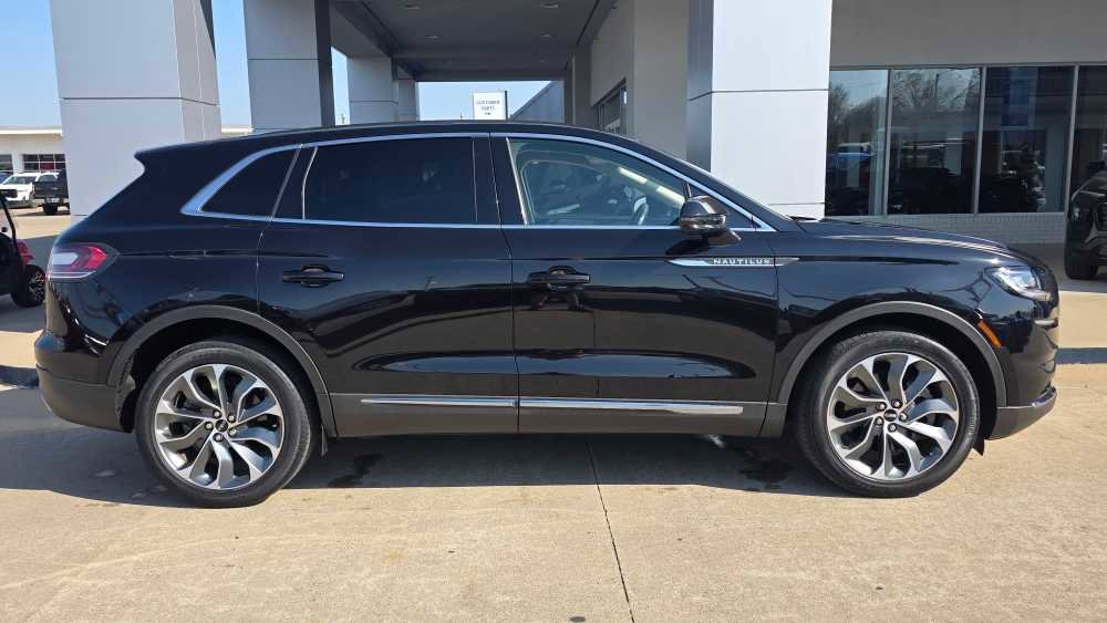 Used 2021 Lincoln Nautilus Reserve image 6