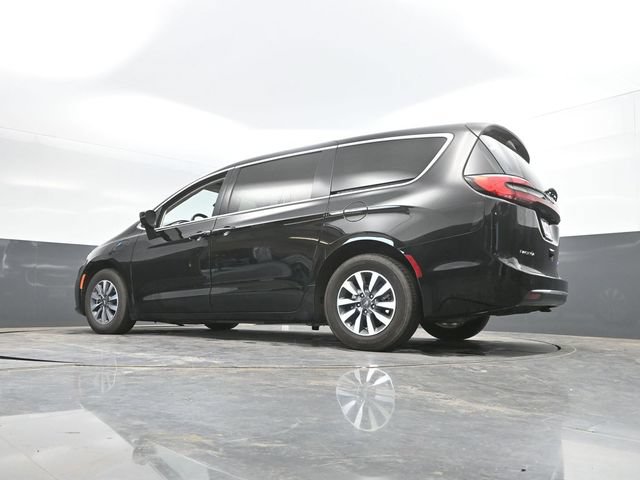 Used 2024 Chrysler Pacifica Limited FWD image 55