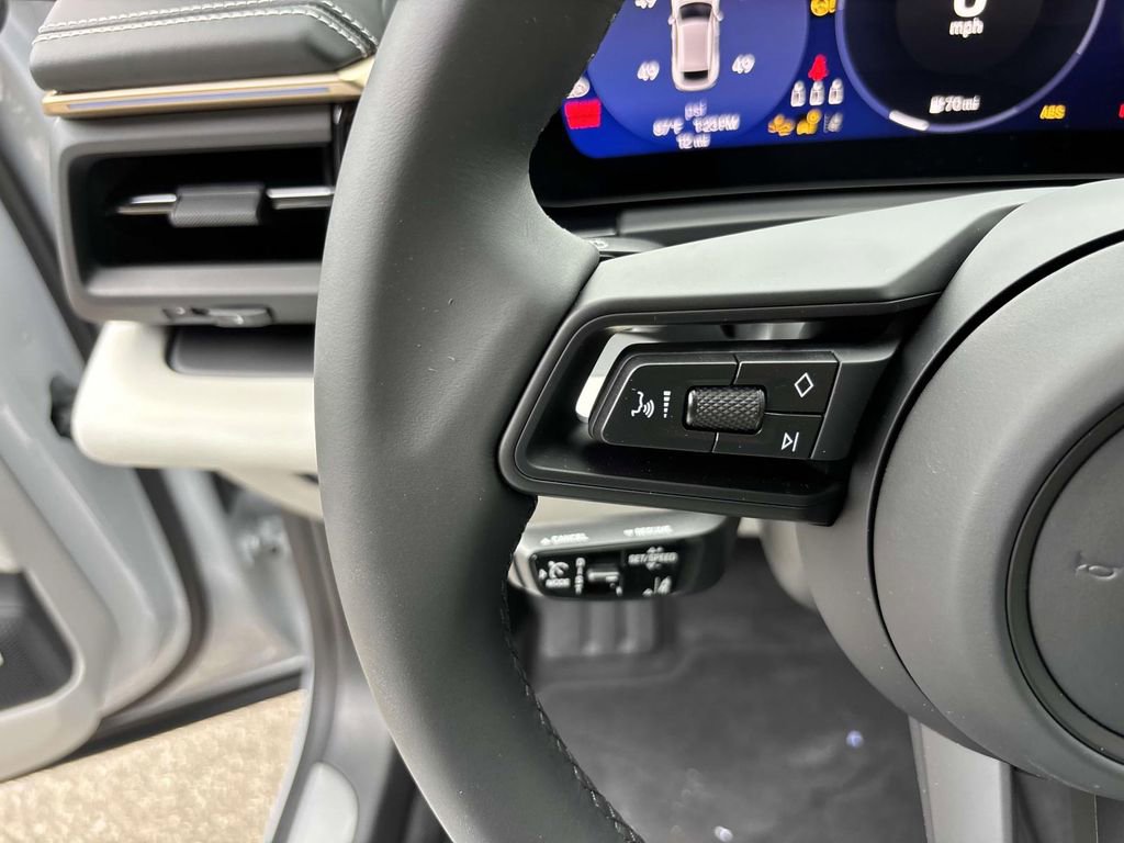 Used 2025 Porsche Macan 4 Electric image 28