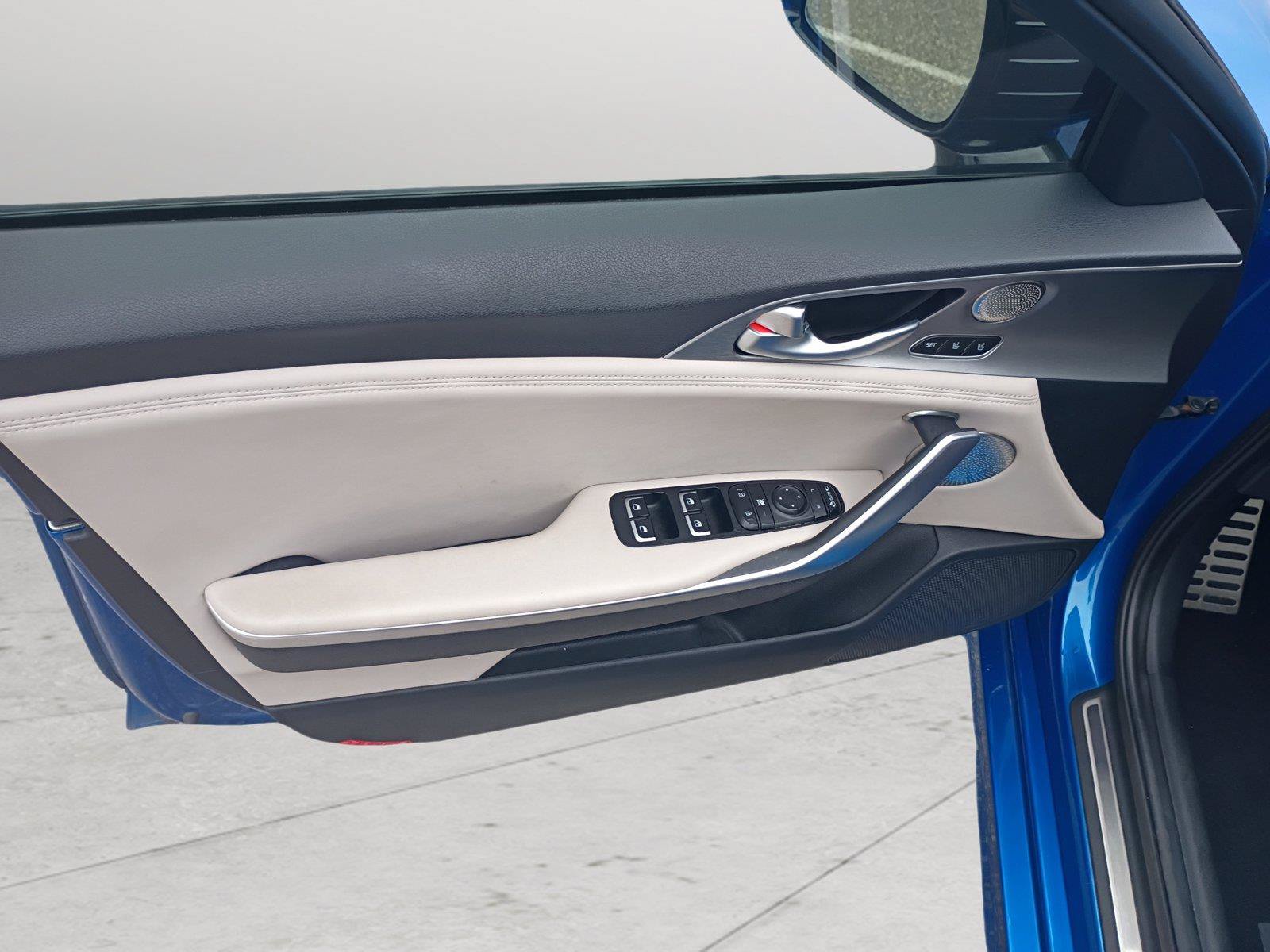 Used 2018 Kia Stinger GT2 AWD/4WD image 9