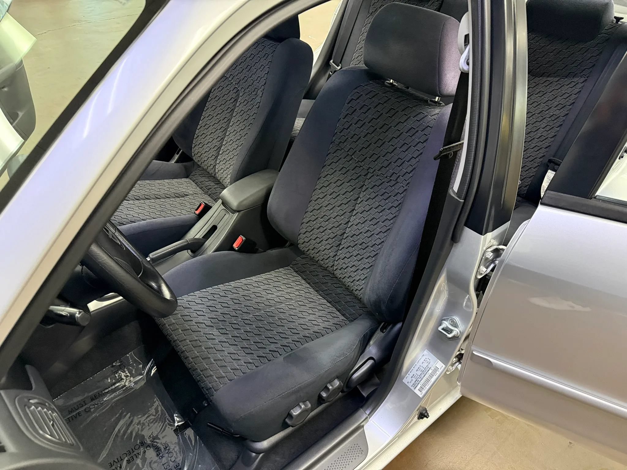 Used 2002 MAZDA Protege FWD image 9