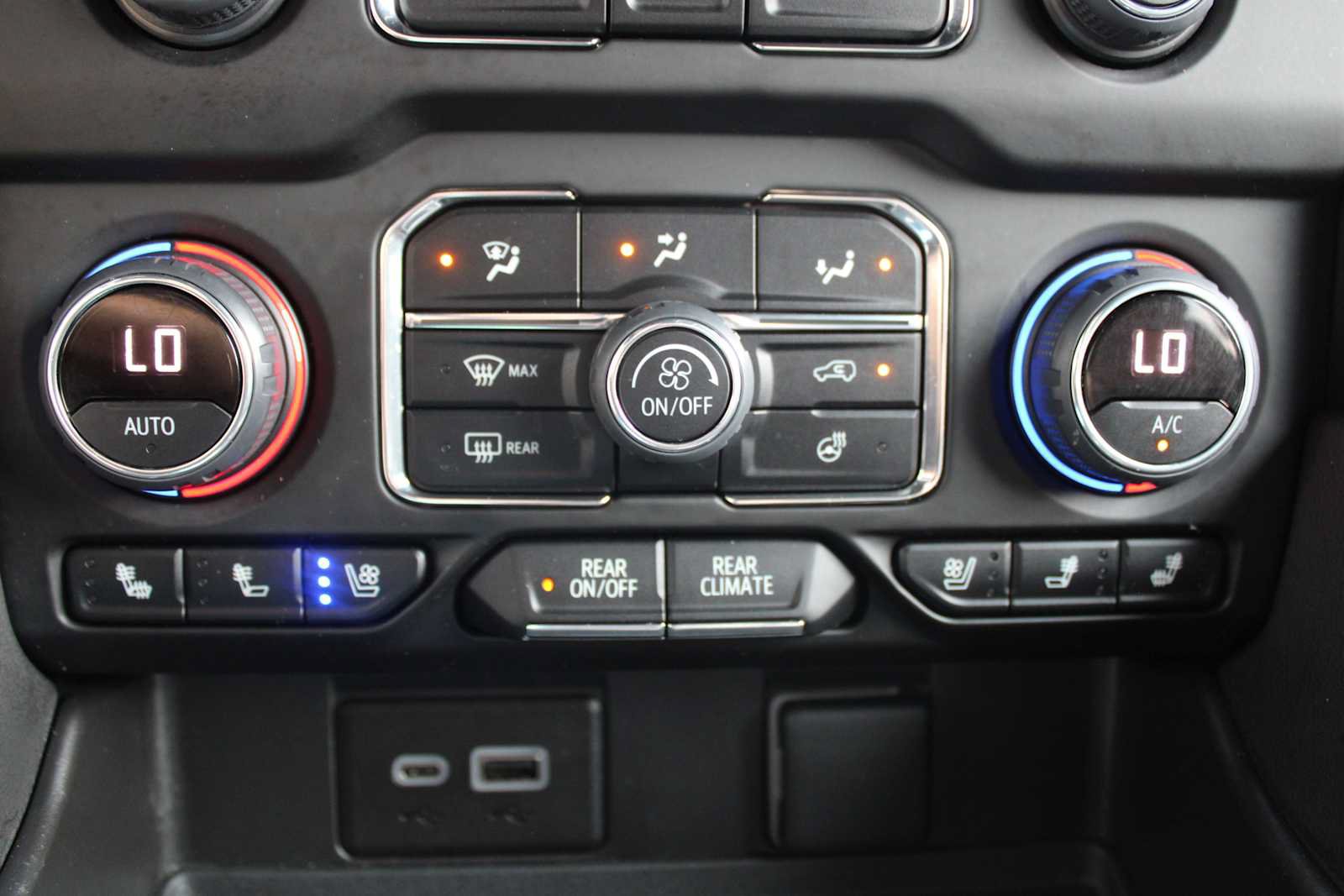 Certified 2023 Chevrolet Tahoe Premier w/ Advanced Technology Package AWD/4WD image 24