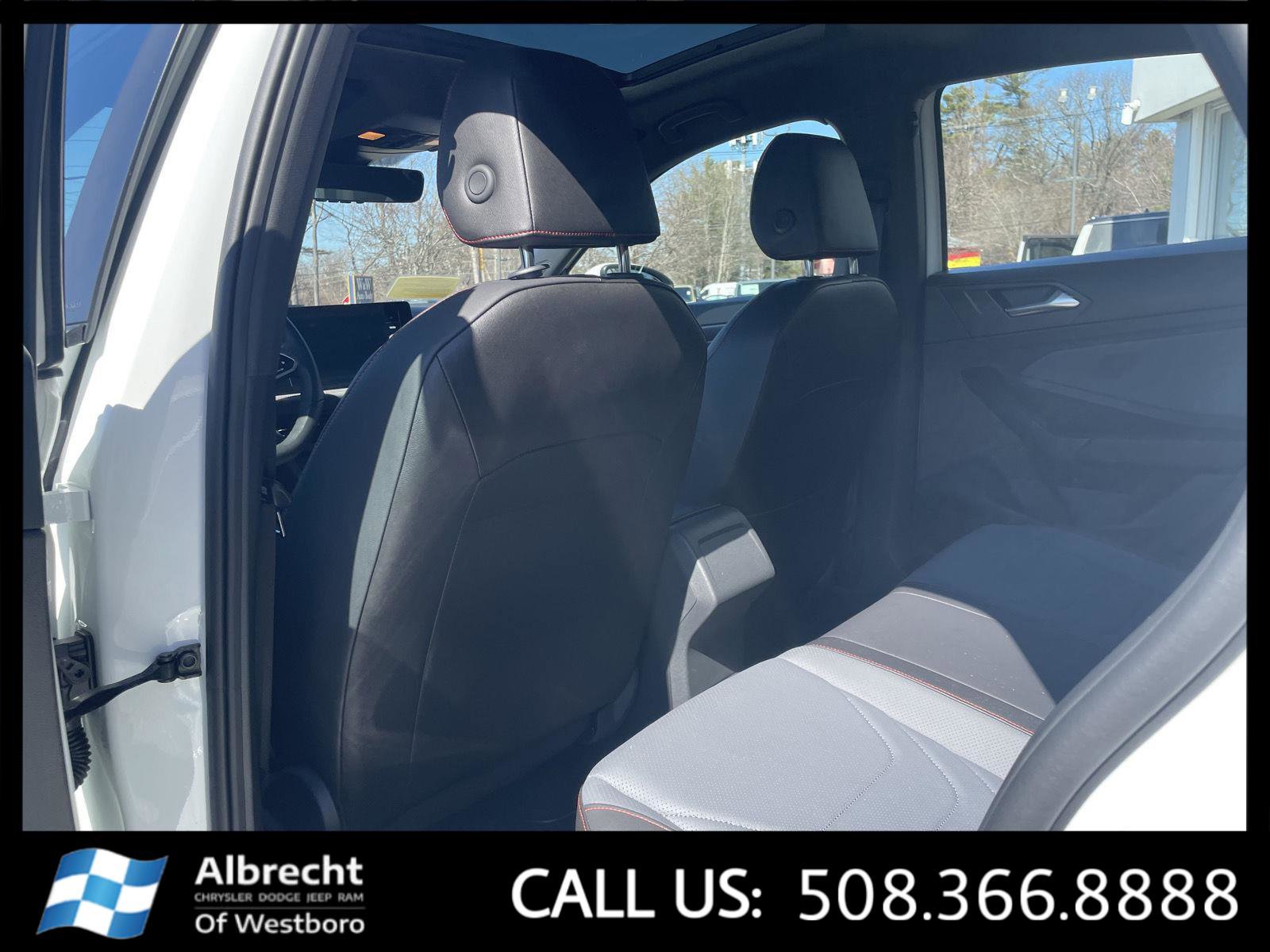 Used 2025 Volkswagen Jetta GLI Autobahn image 12