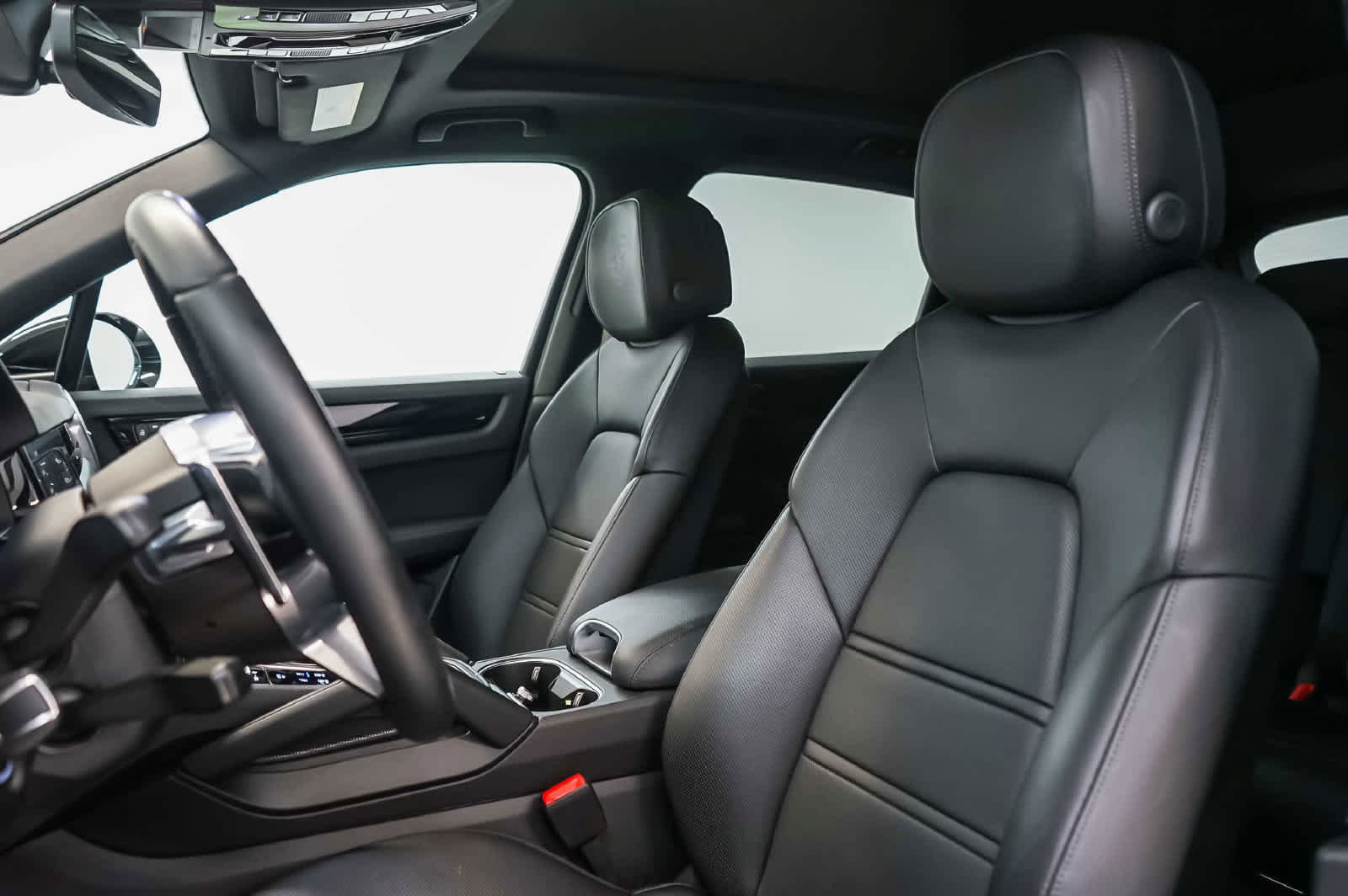 Certified 2023 Porsche Cayenne Platinum Edition AWD/4WD image 5