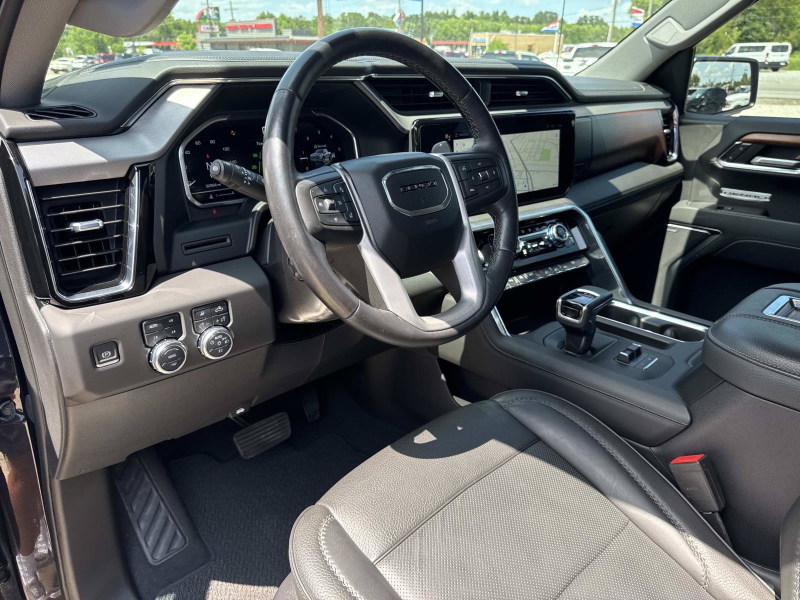 Used 2022 GMC Sierra 1500 Denali AWD/4WD image 16
