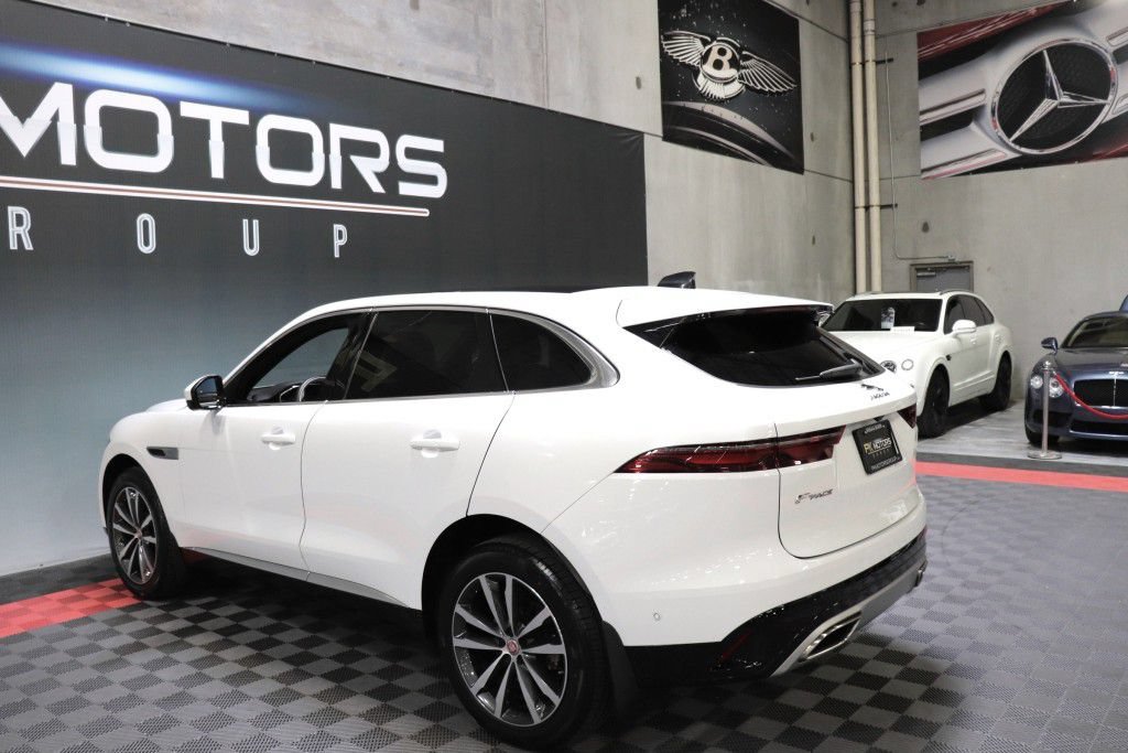 Used 2021 Jaguar F-PACE SVR AWD/4WD image 4