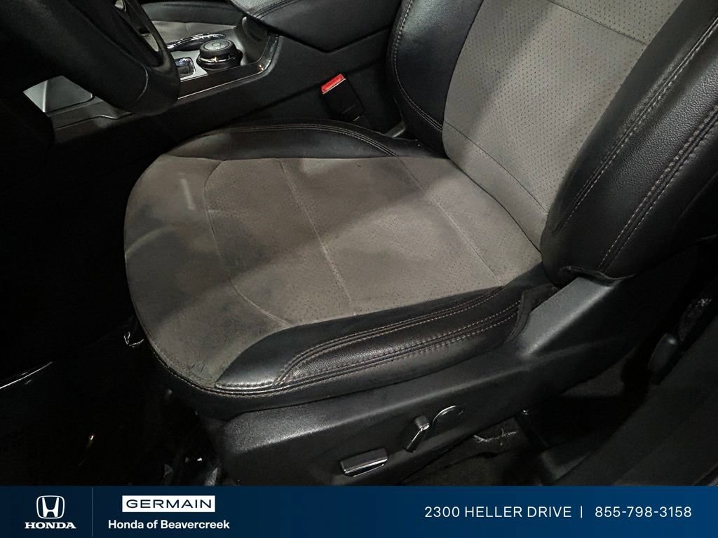 Used 2017 Ford Explorer XLT w/ Equipment Group 202A AWD/4WD image 19