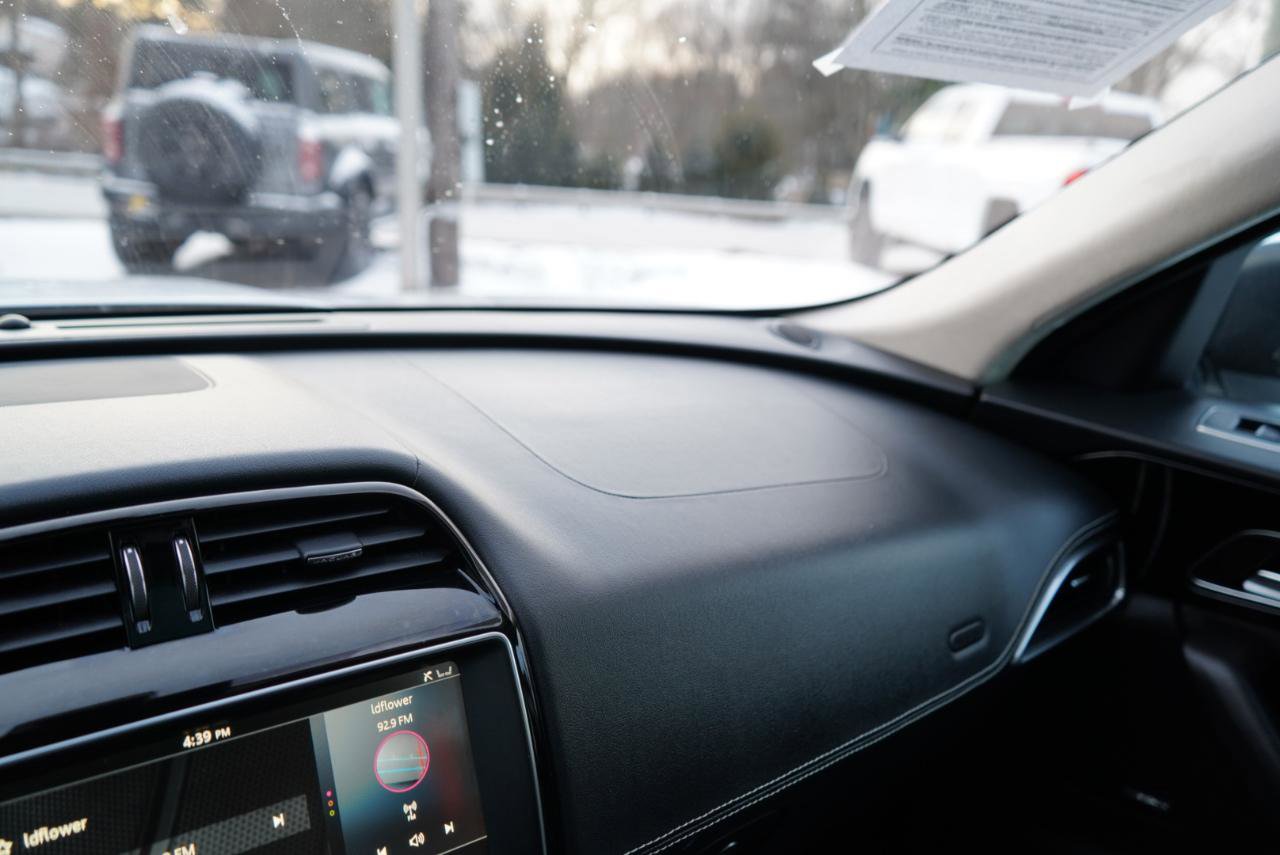 Used 2020 Jaguar F-PACE R-Sport image 58