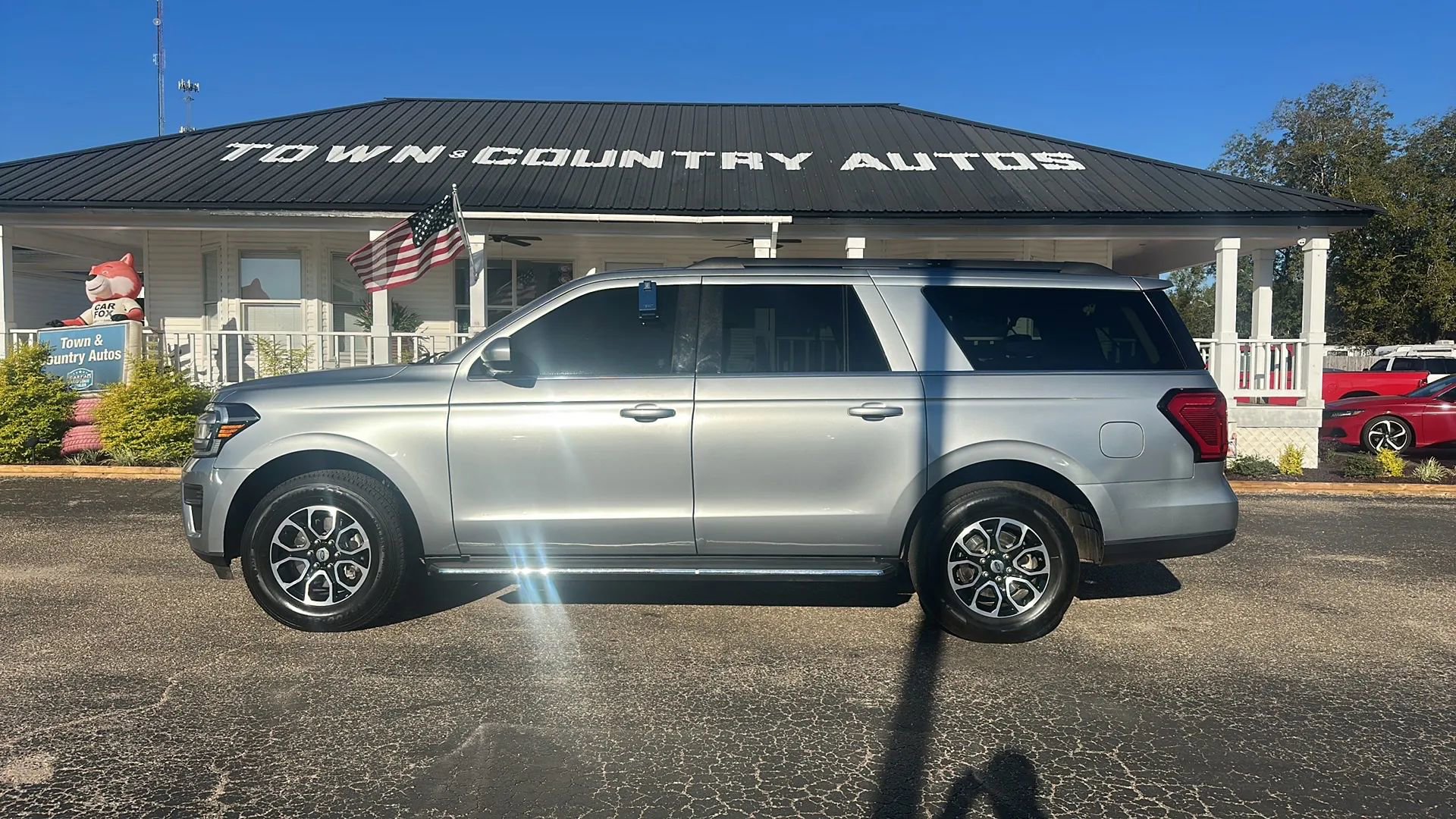 Used 2022 Ford Expedition Max XLT image 8