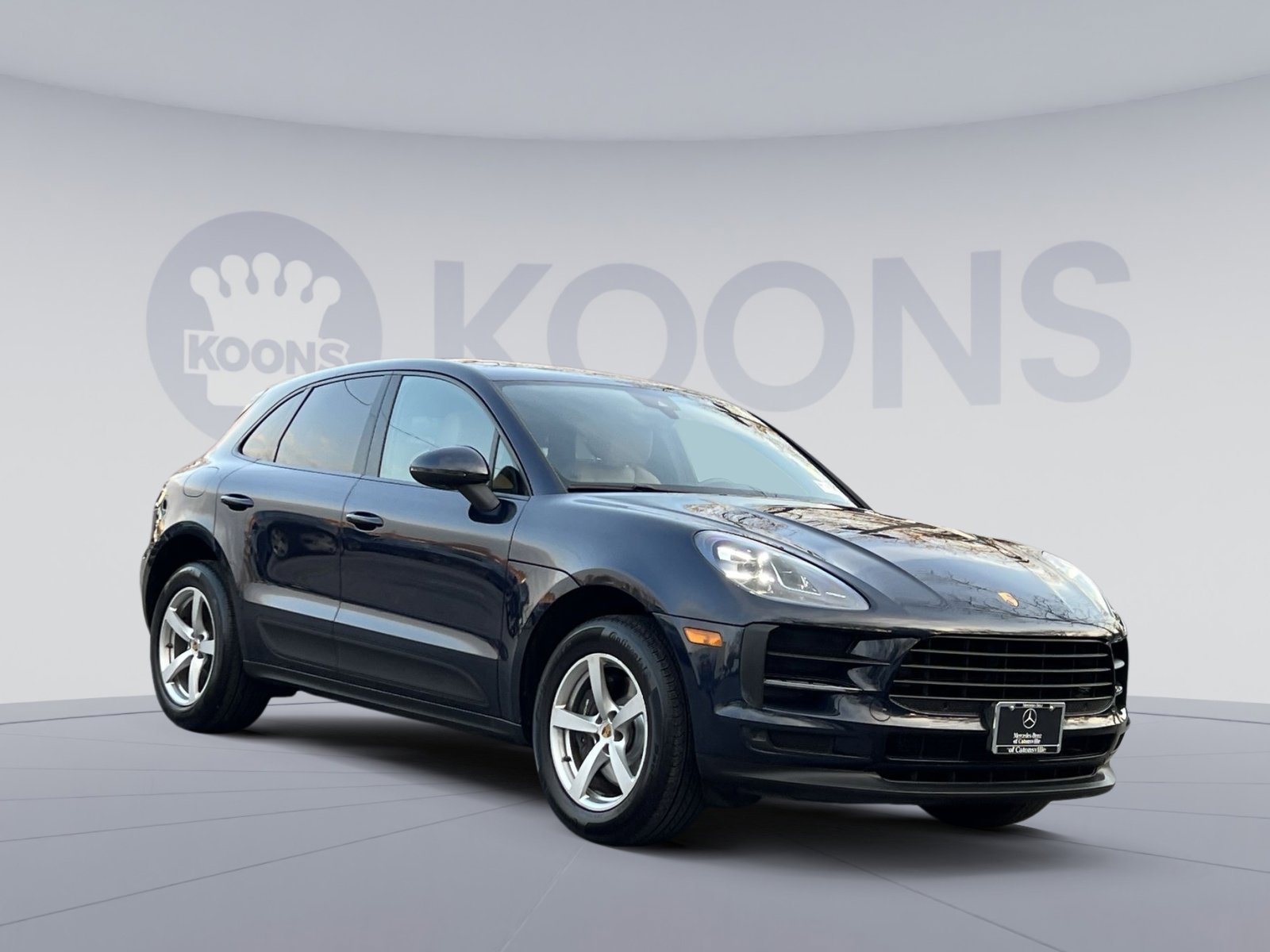 Used 2021 Porsche Macan w/ Premium Package AWD/4WD image 8