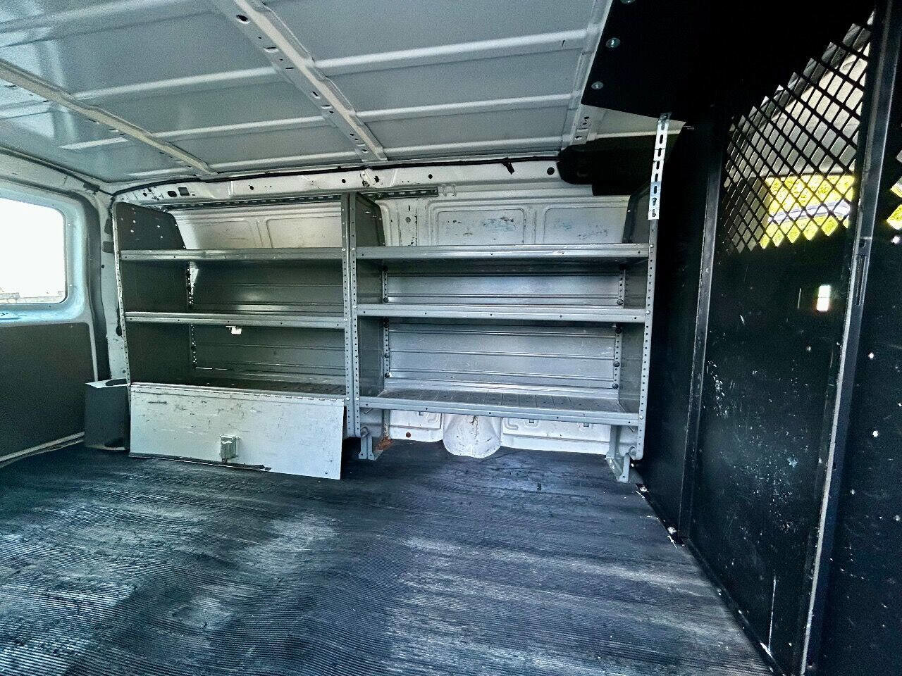 Used 2014 Ford E-250 and Econoline 250 w/ Power Group image 17