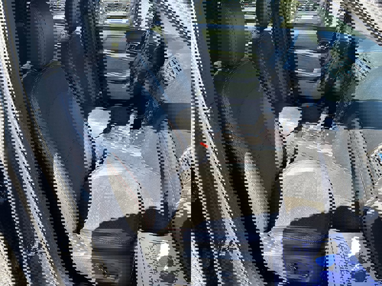 Used 2018 Ford Explorer XLT w/ Equipment Group 202A image 25