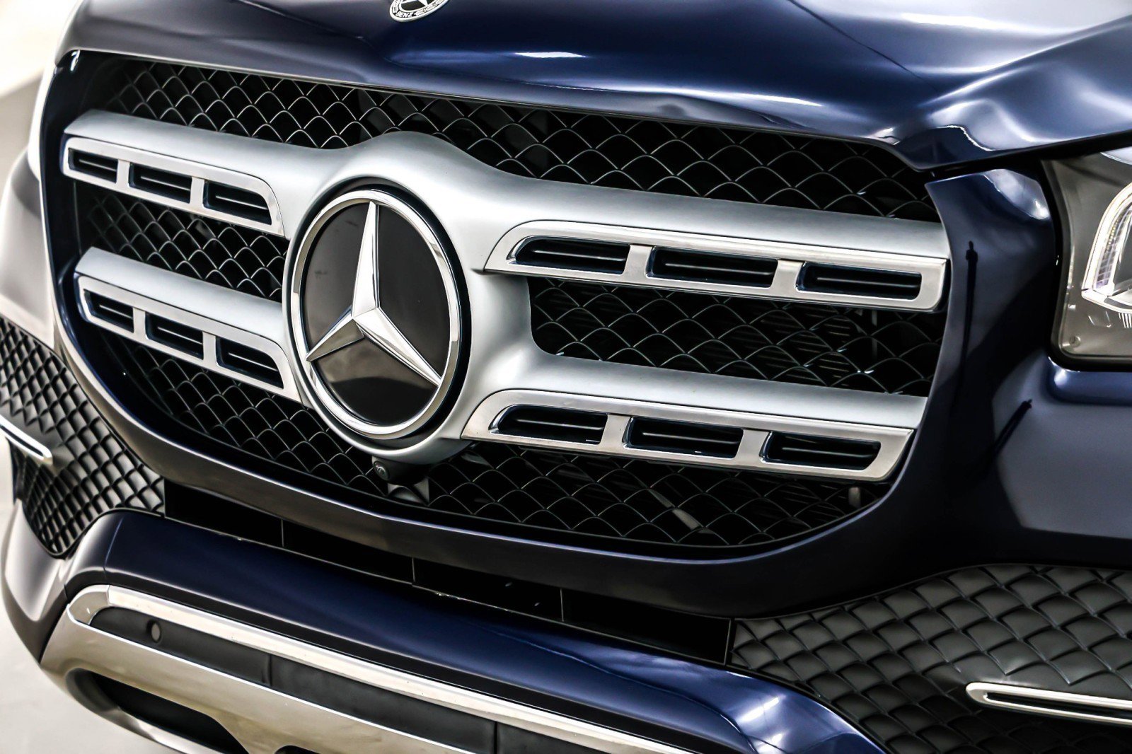 Used 2022 Mercedes-Benz GLS 450 4MATIC image 12