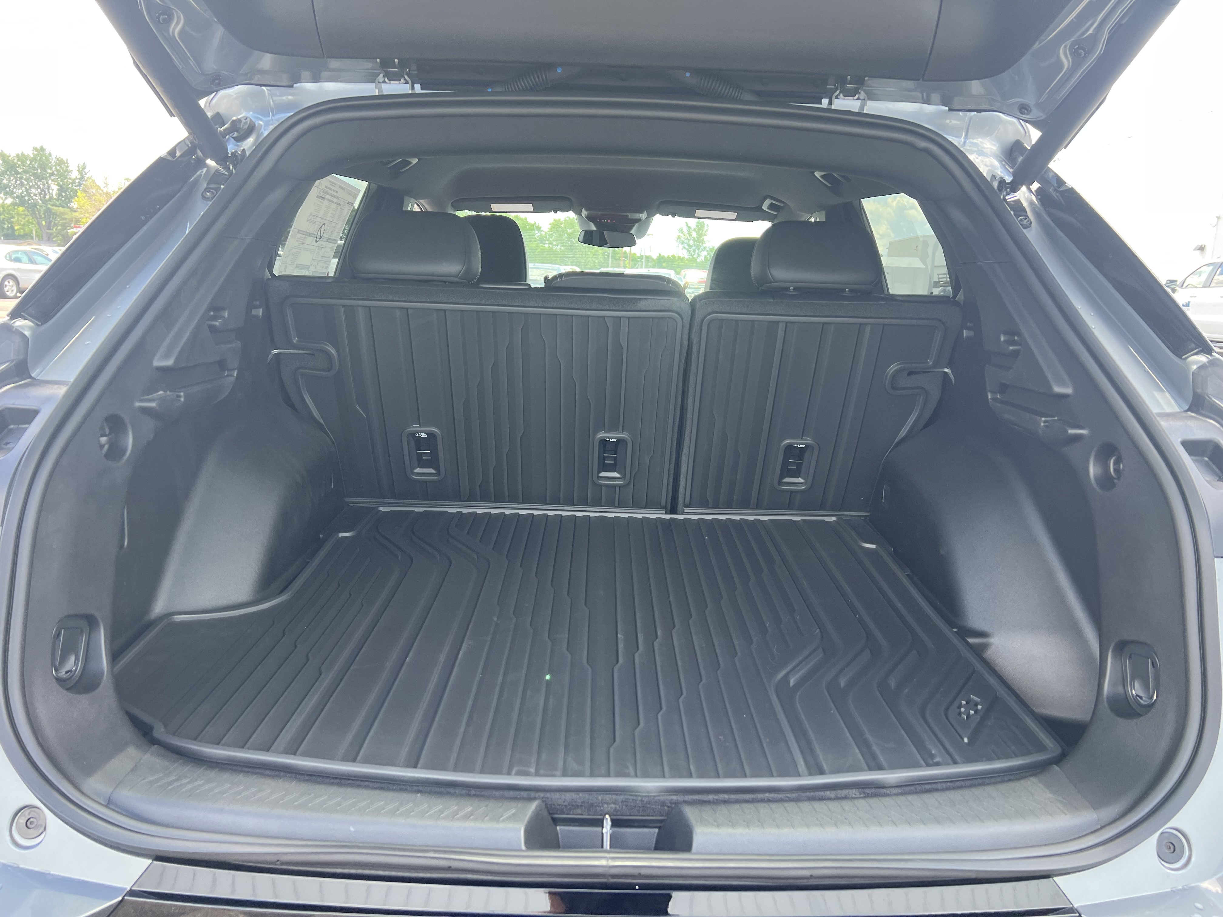 New 2025 Chevrolet Equinox EV RS image 6