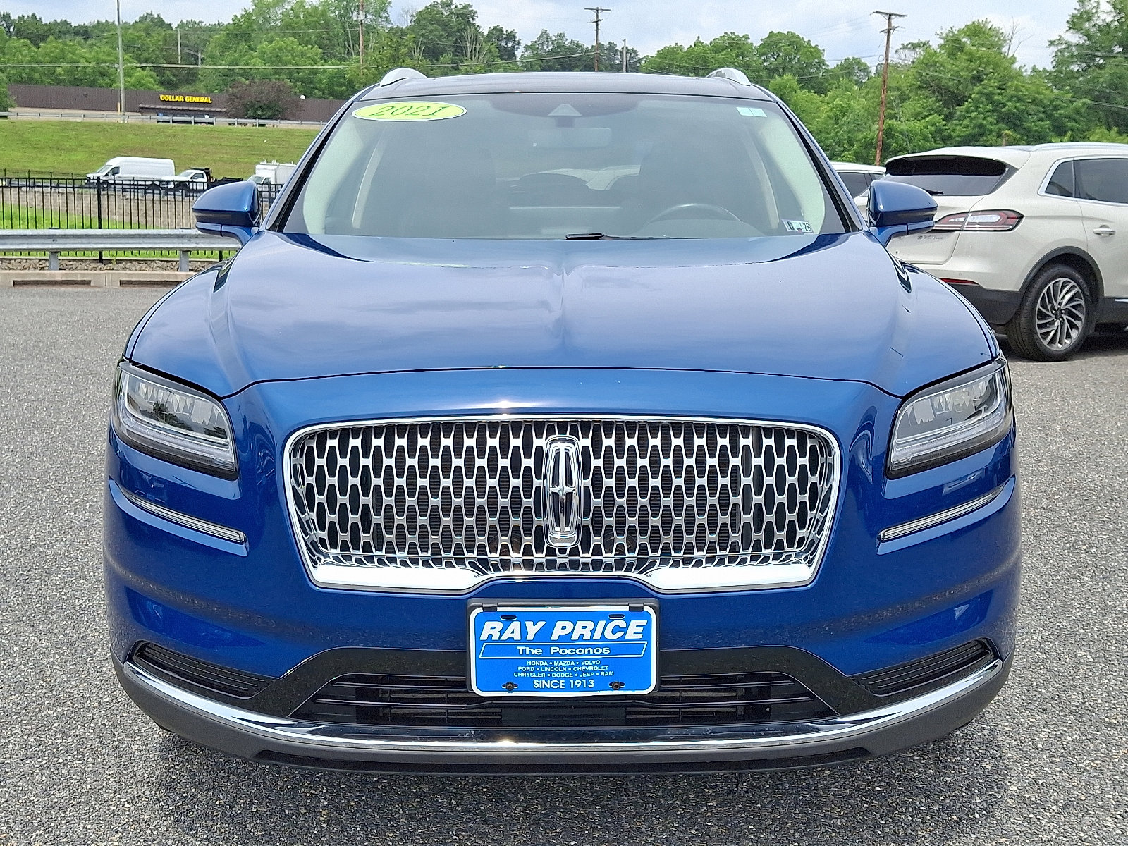 Used 2021 Lincoln Nautilus Reserve w/ Cargo Utility Package image 2