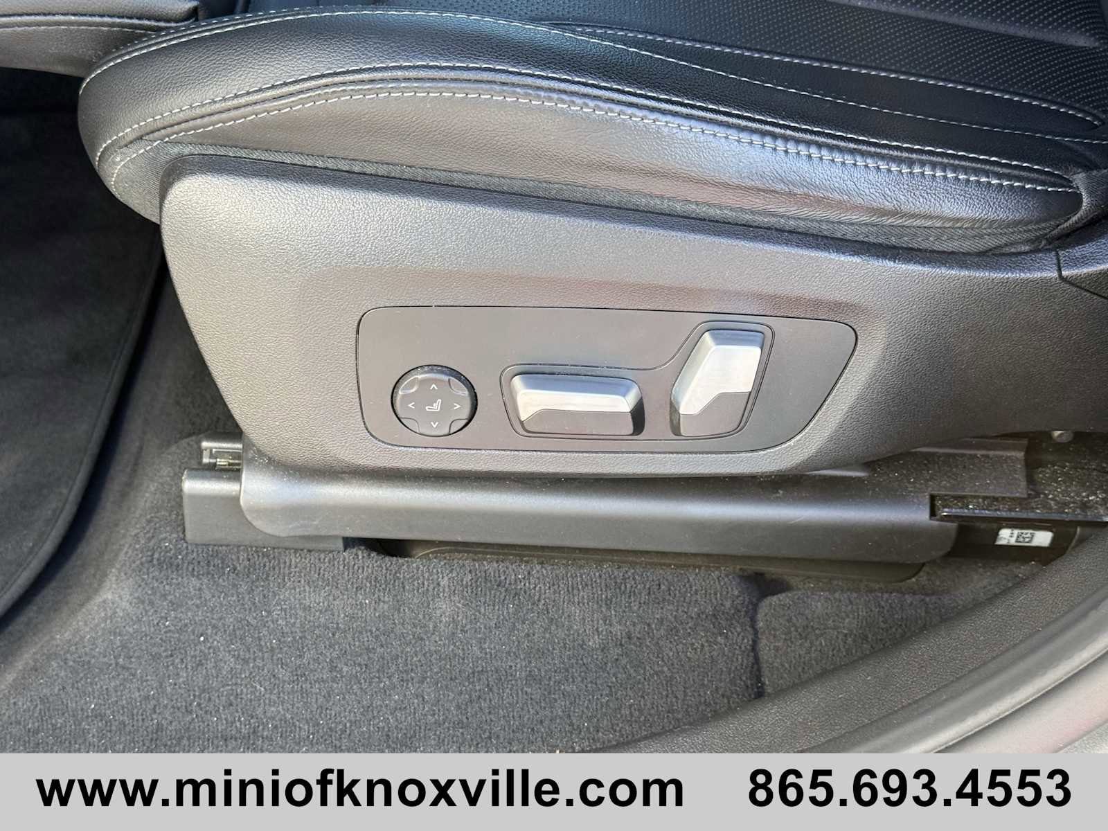 Used 2023 BMW X3 sDrive30i w/ Premium Package image 11