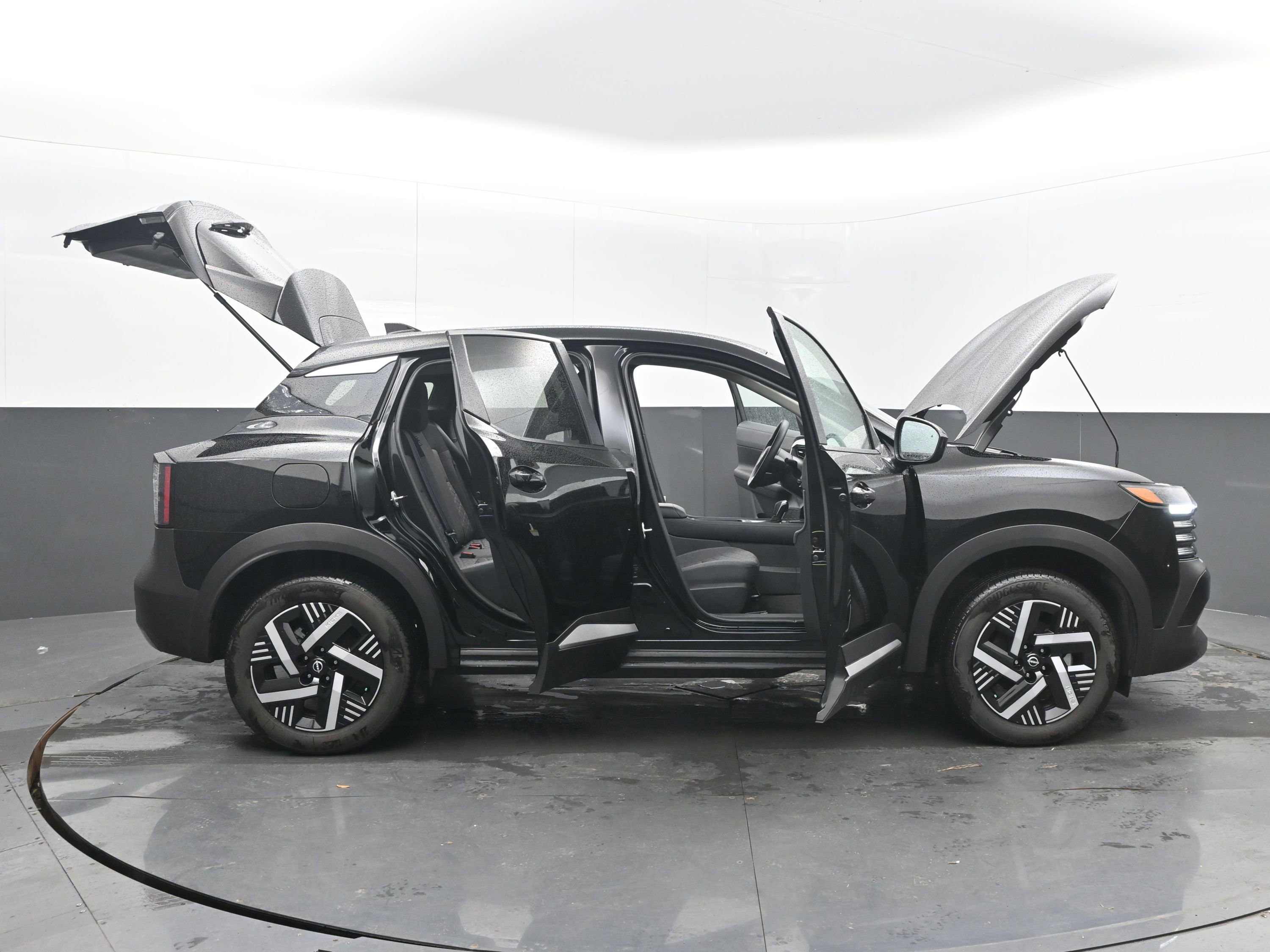 Certified 2025 Nissan Kicks SV image 36