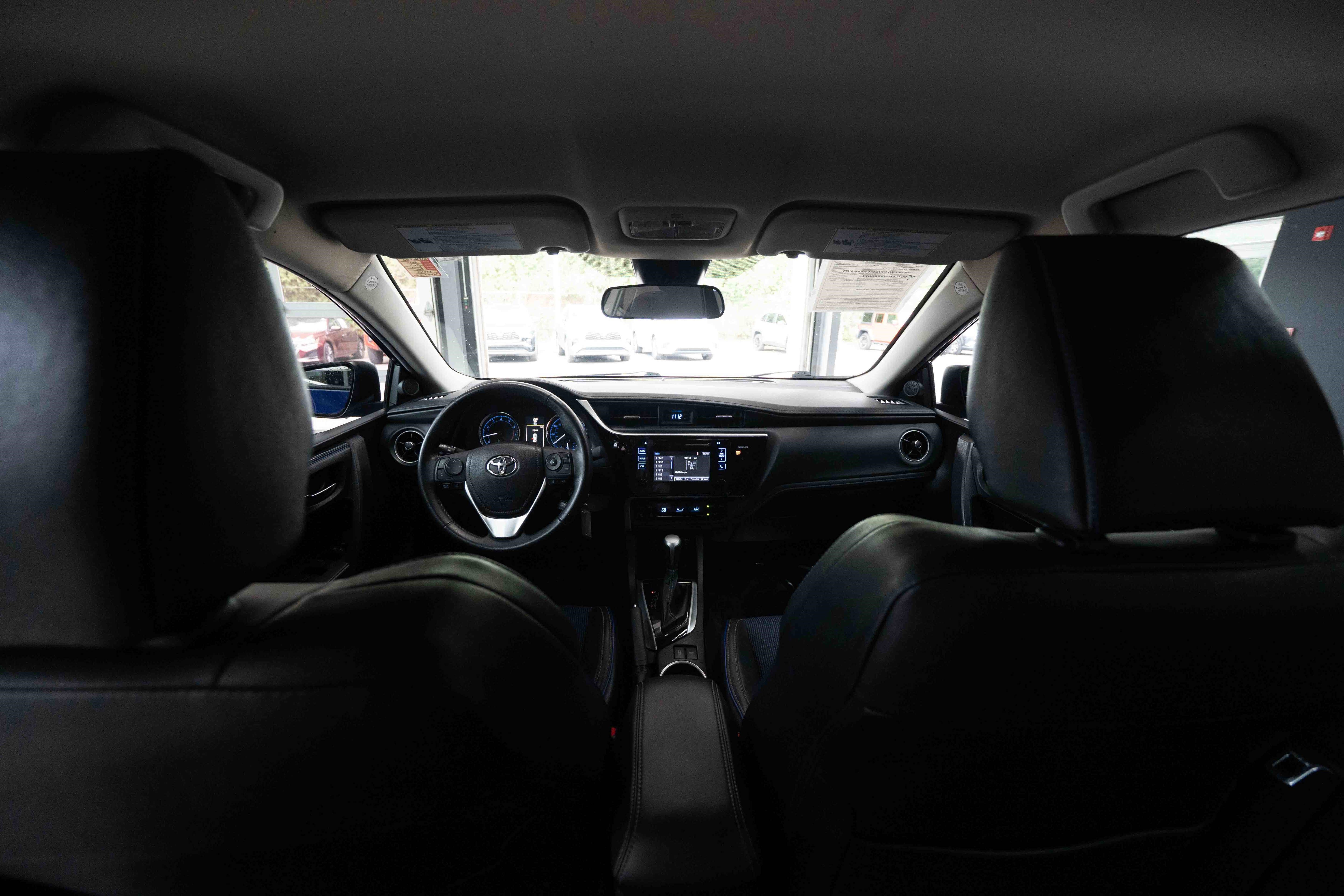 Used 2017 Toyota Corolla SE FWD image 19