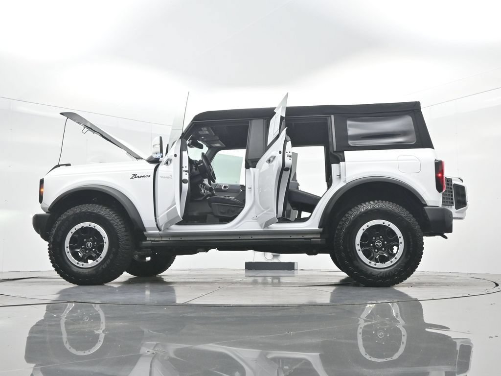 Used 2024 Ford Bronco Outer Banks w/ Sasquatch Package AWD/4WD image 46