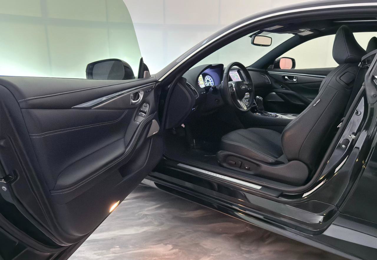 Used 2017 INFINITI Q60 2.0t w/ Premium Plus Package 2.0T AWD/4WD image 16