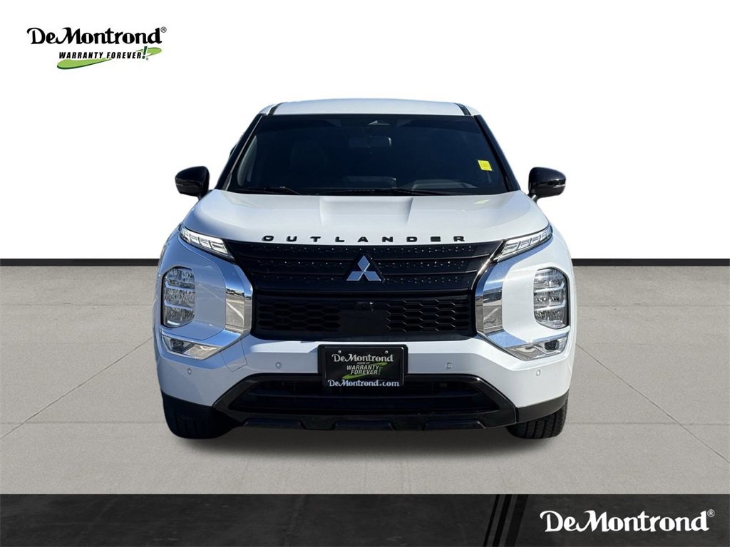 Used 2023 Mitsubishi Outlander SE video 2