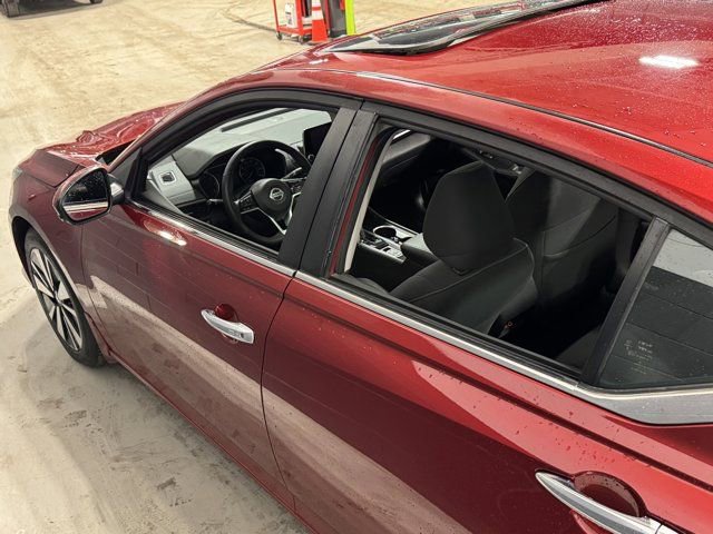 Used 2022 Nissan Altima 2.5 SV w/ SV Premium Package image 22
