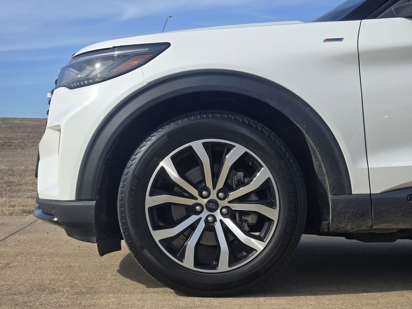 Used 2025 Ford Explorer ST-Line w/ Premium Package image 13