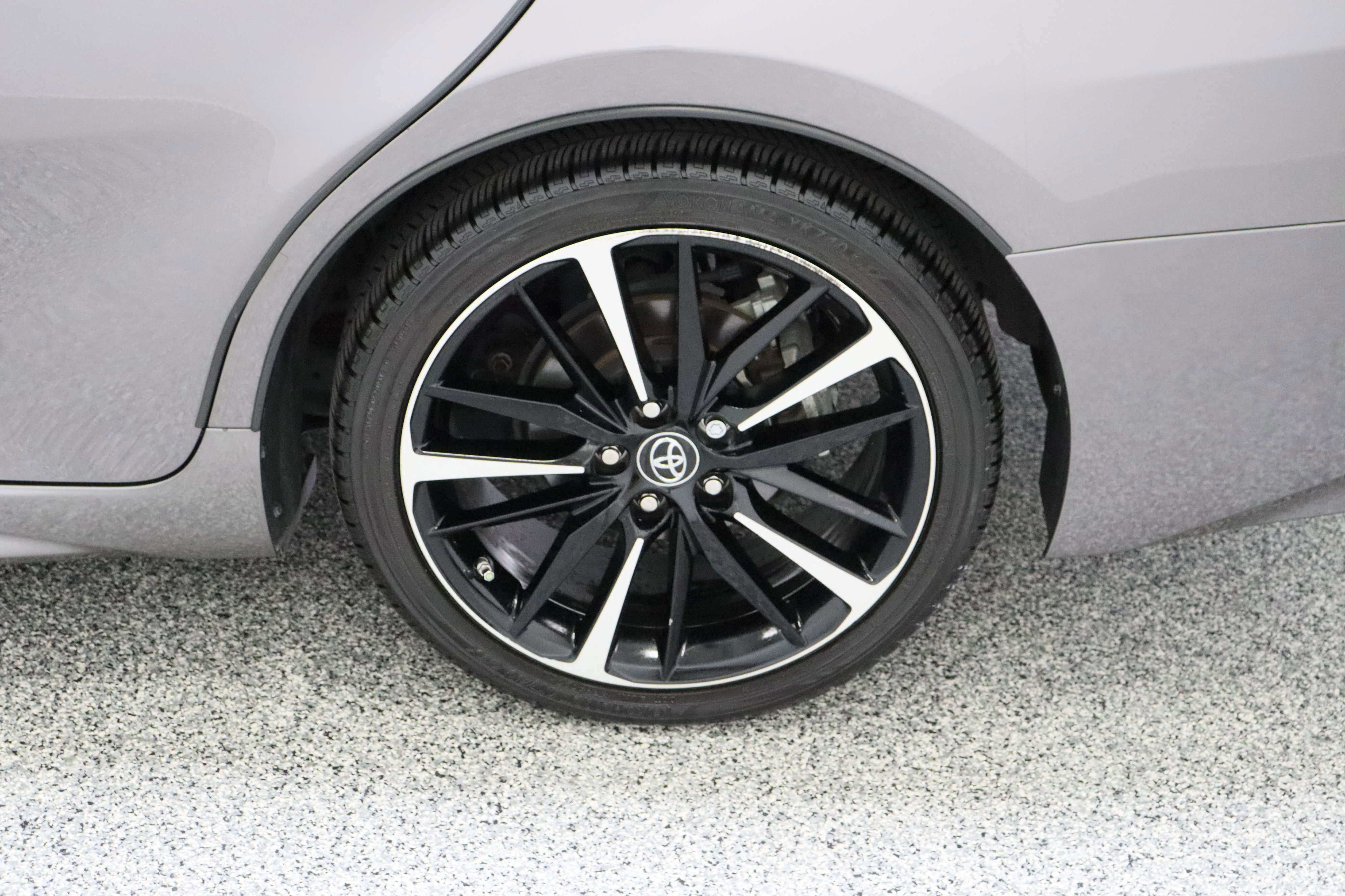 Used 2018 Toyota Camry XSE image 10