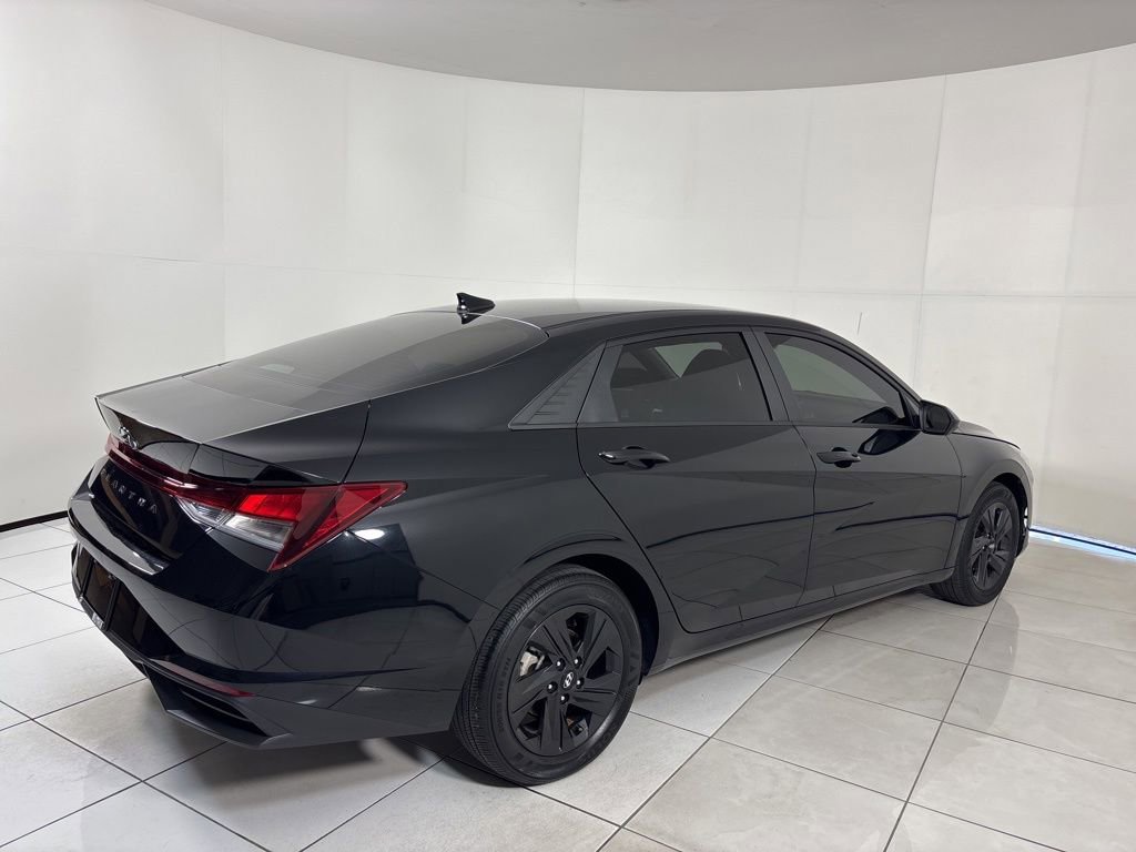 Used 2023 Hyundai Elantra SEL image 5