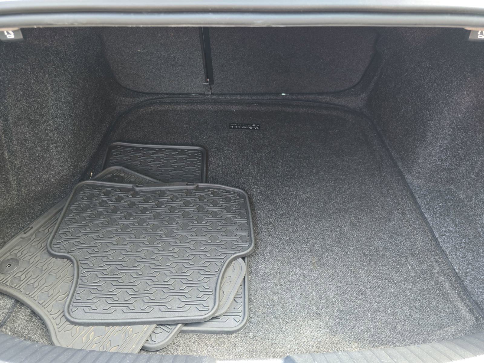 Used 2019 Volkswagen Jetta SEL Premium FWD image 14