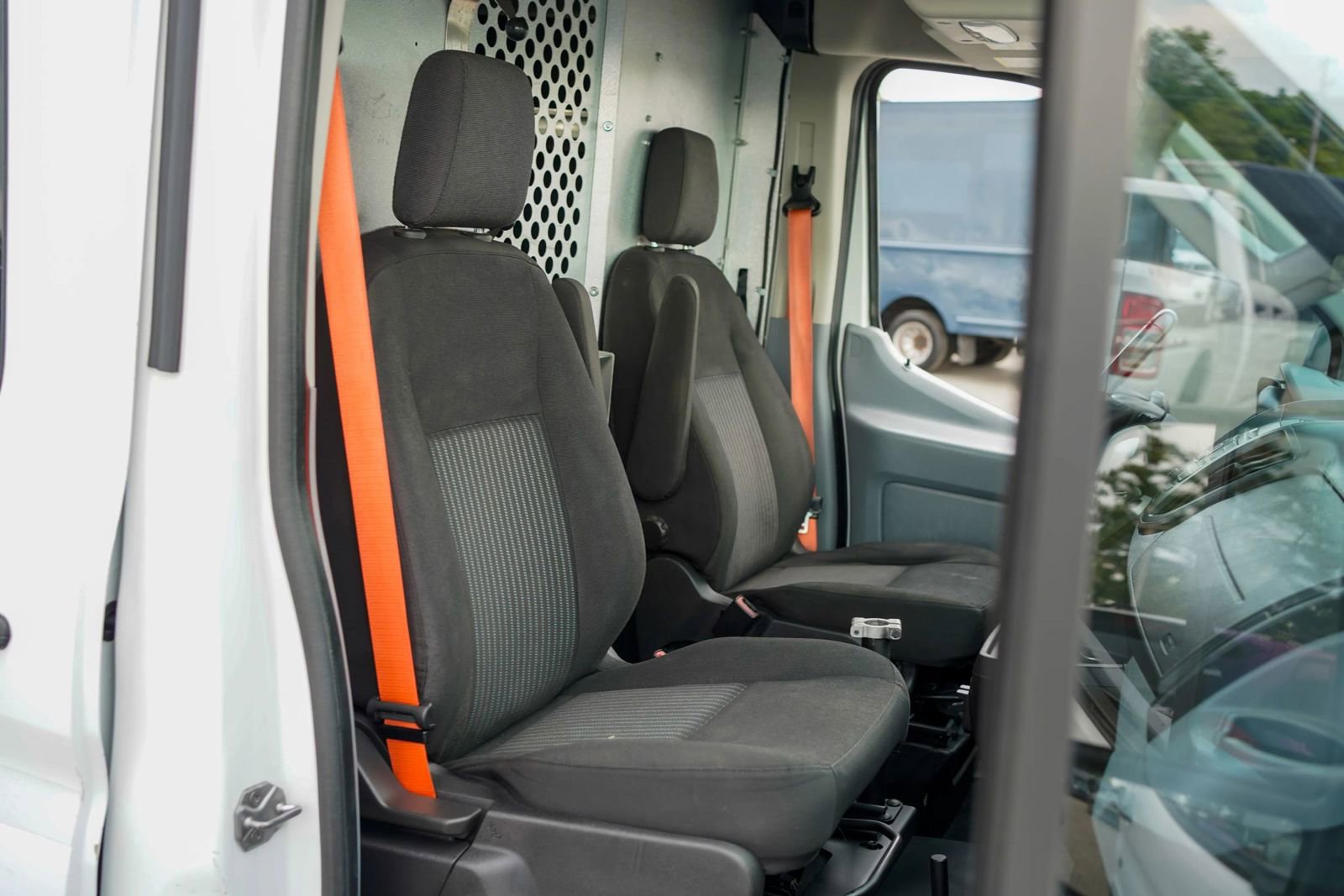 Used 2018 Ford Transit 250 148 Medium Roof w/ Exterior Upgrade Package RWD image 20