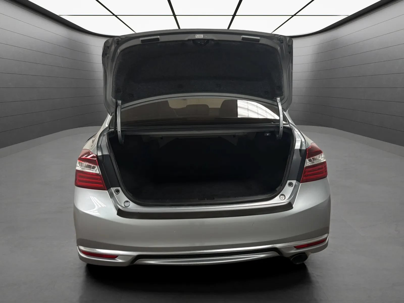 Used 2017 Honda Accord LX image 19